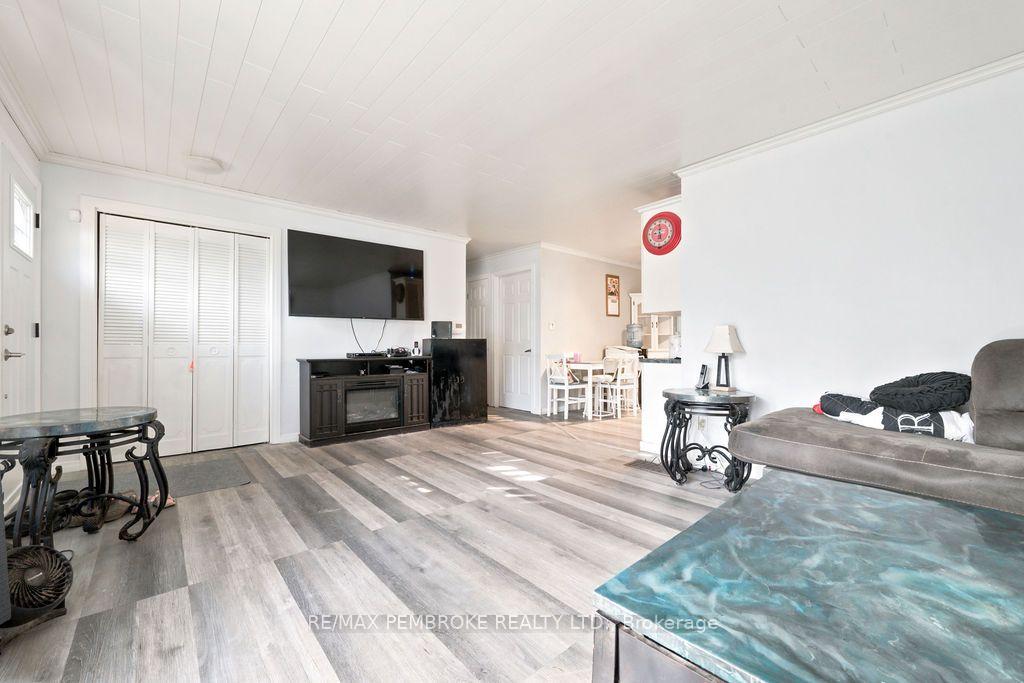Photo 19 of 393 Biggs Road, Laurentian Valley, Laurentian Valley — HOMEH