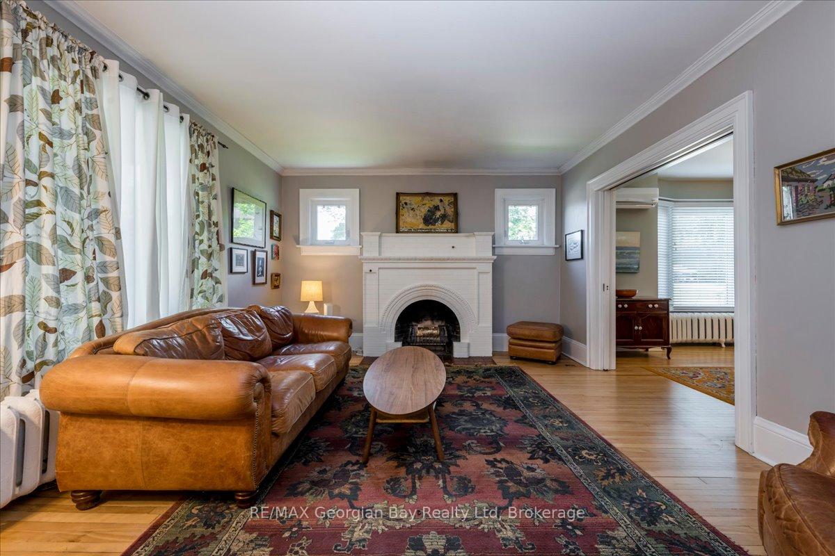 Photo 6 of 238 Sixth Street, Midland — HOMEH