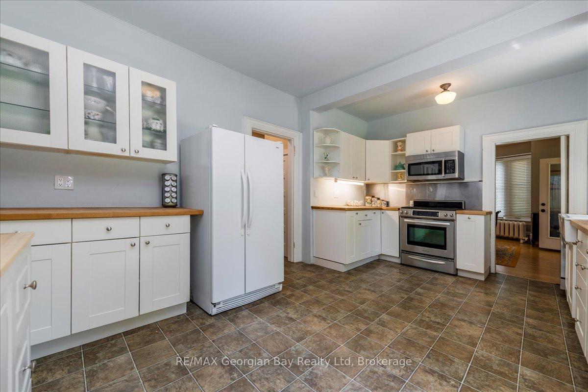 Photo 14 of 238 Sixth Street, Midland — HOMEH