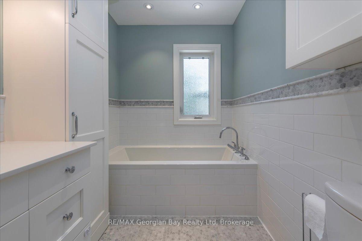 Photo 22 of 238 Sixth Street, Midland — HOMEH