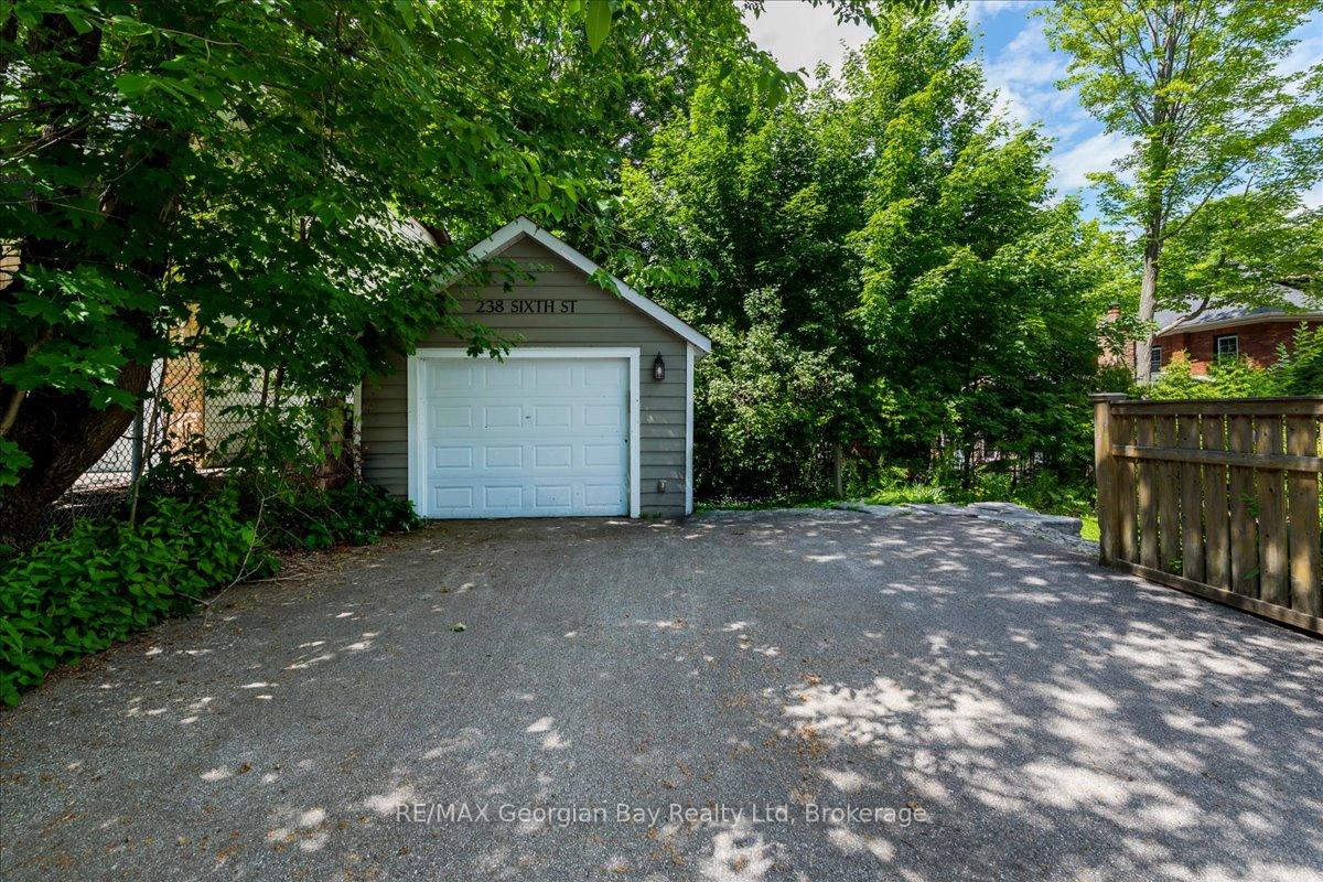 Photo 42 of 238 Sixth Street, Midland — HOMEH