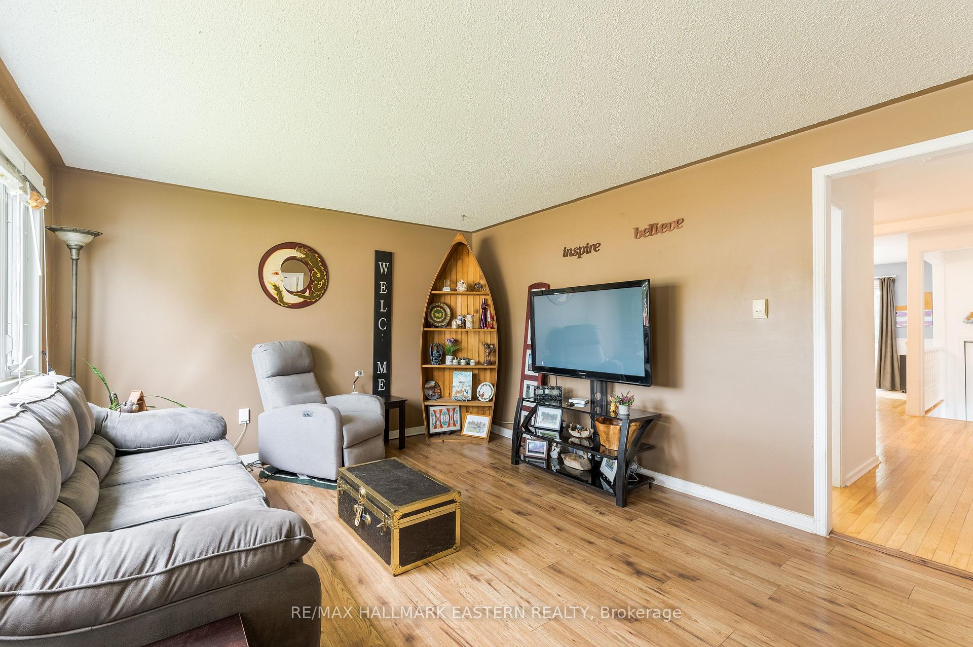 Photo 3 of 767 Duffus Street, Peterborough, Otonabee Ward 1 — HOMEH