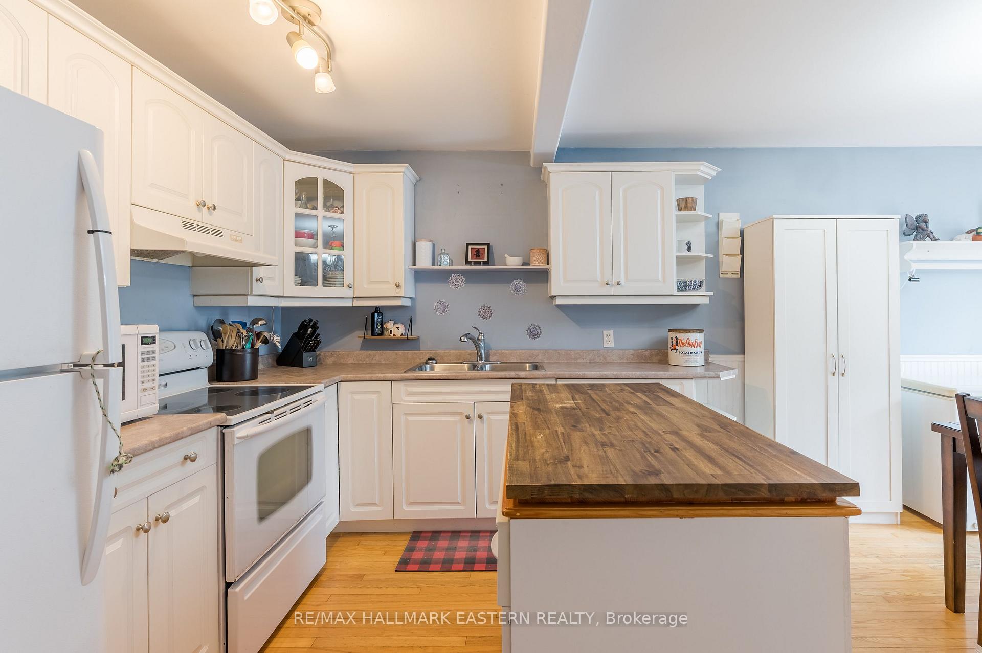 Photo 9 of 767 Duffus Street, Peterborough, Otonabee Ward 1 — HOMEH