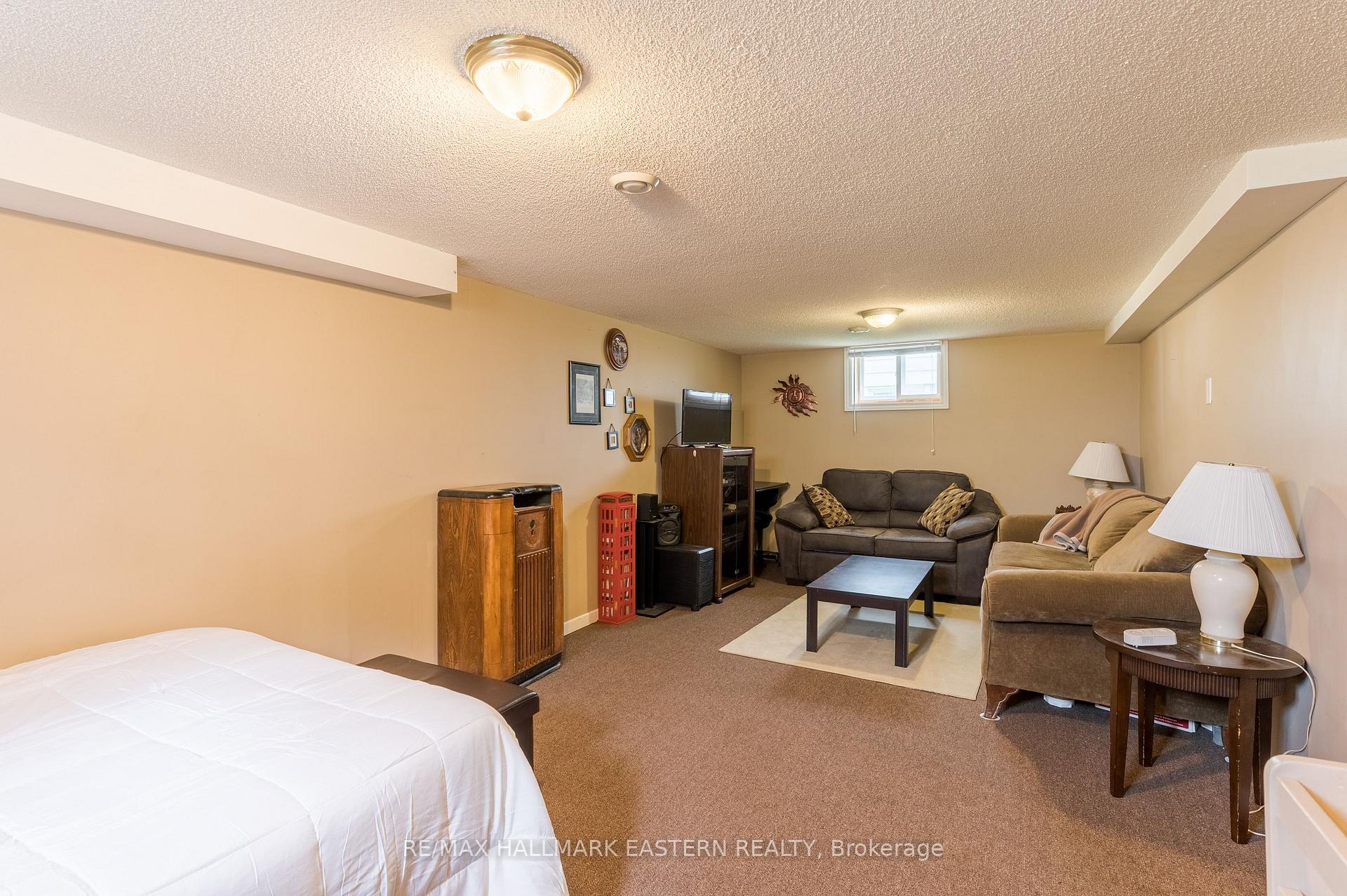 Photo 23 of 767 Duffus Street, Peterborough, Otonabee Ward 1 — HOMEH