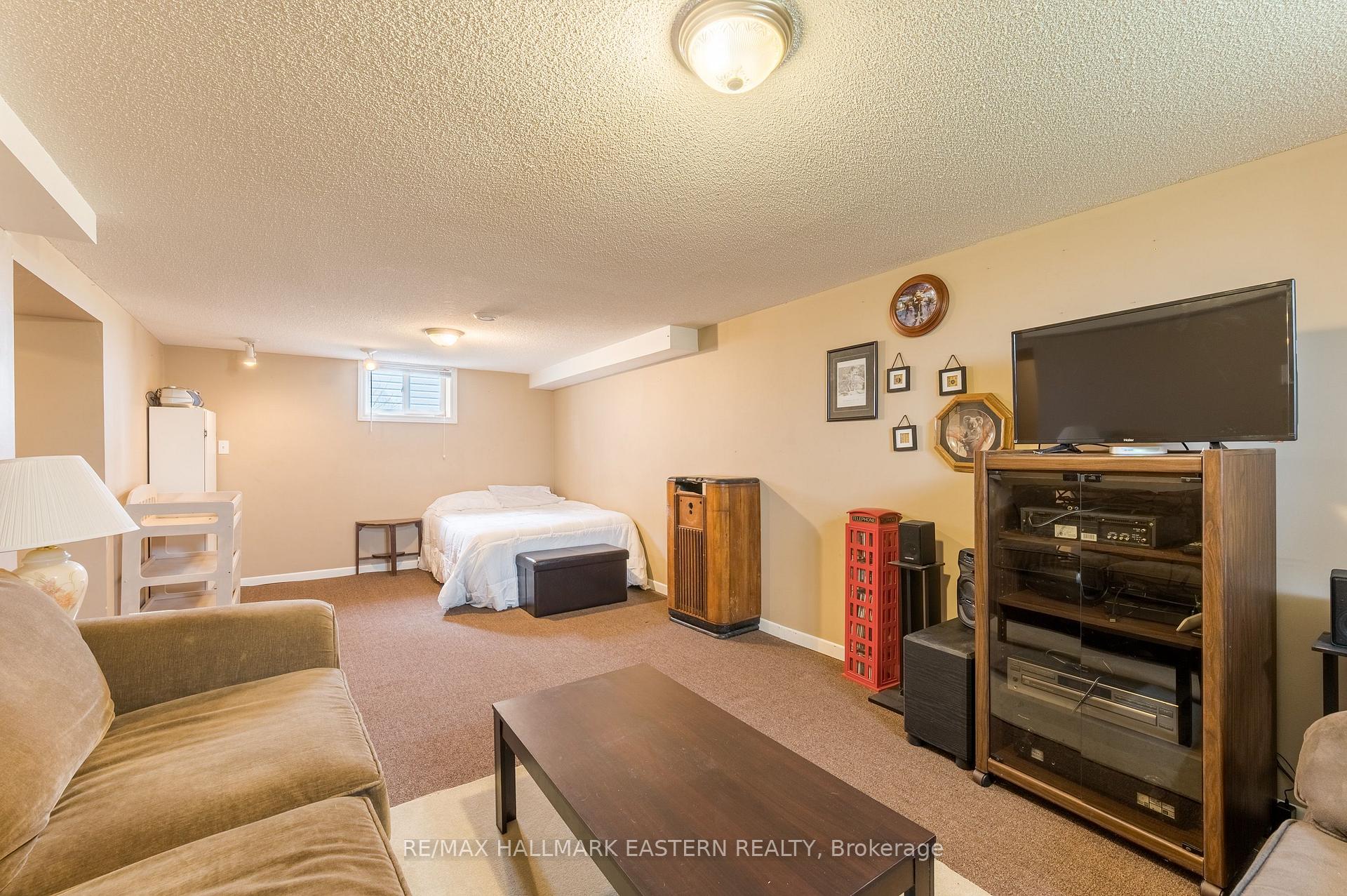 Photo 24 of 767 Duffus Street, Peterborough, Otonabee Ward 1 — HOMEH