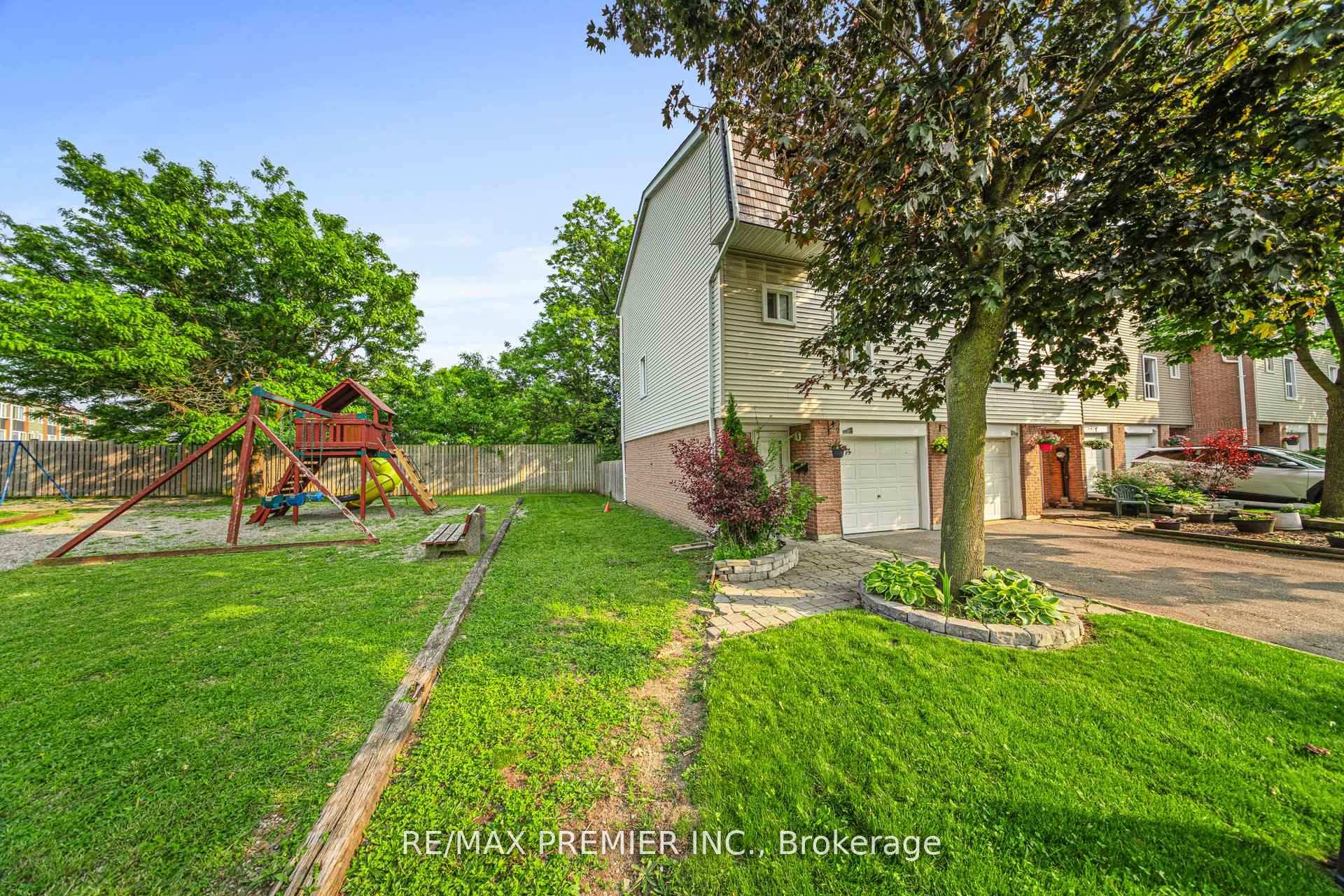 Photo 3 of 120 Ellerslie Road, Brampton, Southgate — HOMEH