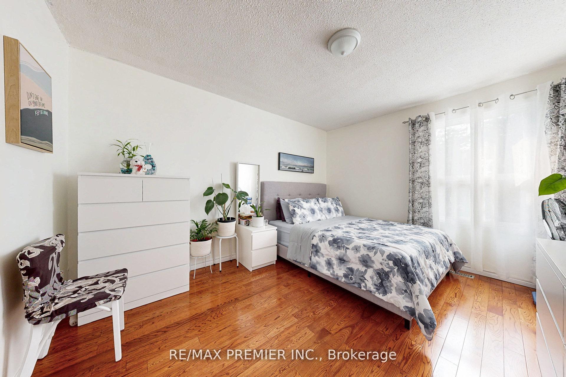 Photo 21 of 120 Ellerslie Road, Brampton, Southgate — HOMEH