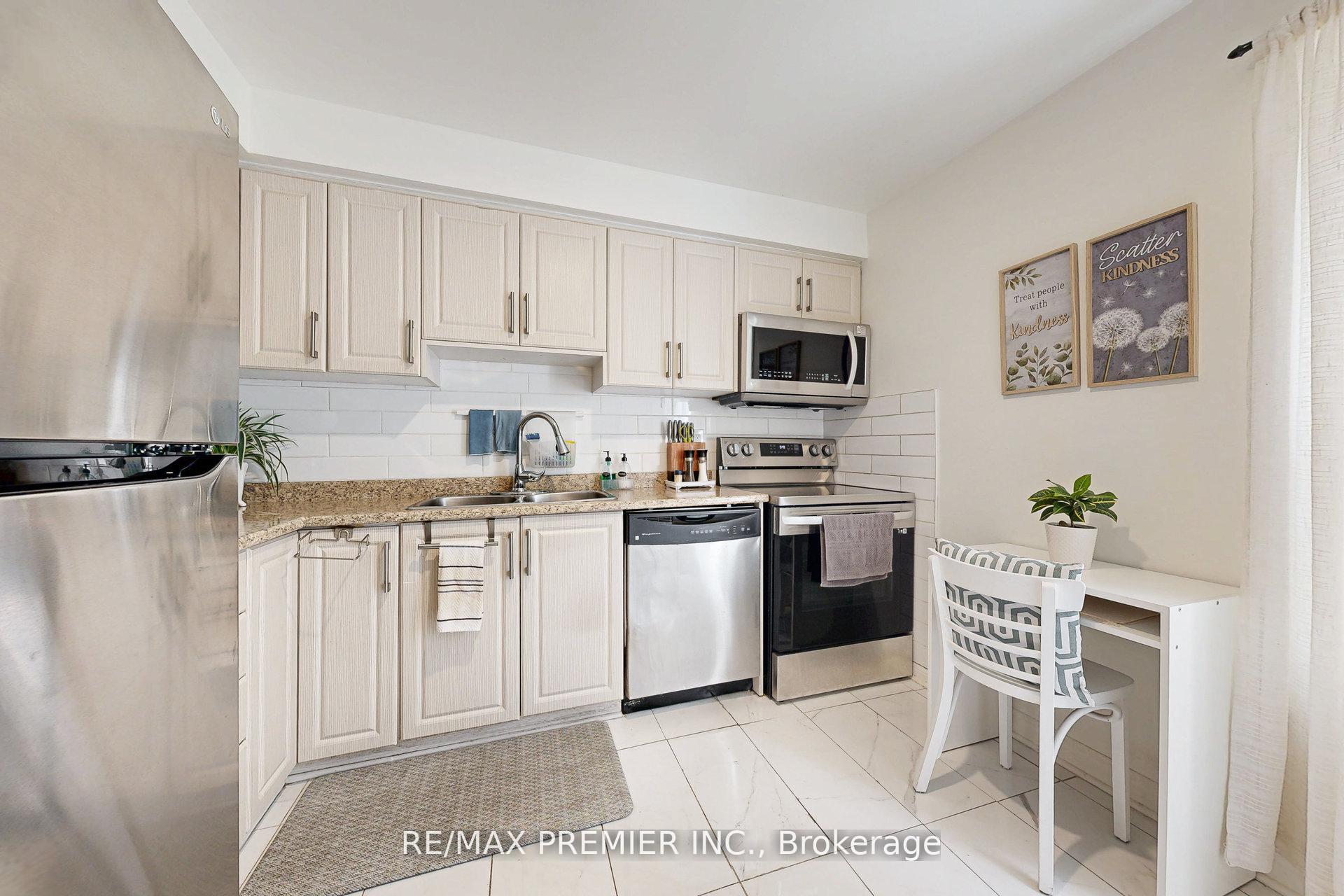 Photo 6 of 120 Ellerslie Road, Brampton, Southgate — HOMEH