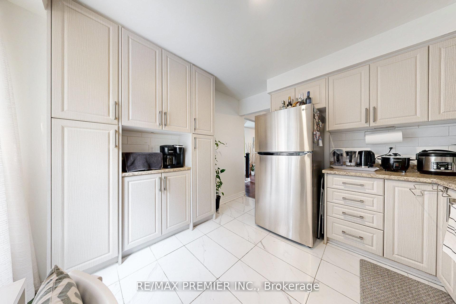 Photo 9 of 120 Ellerslie Road, Brampton, Southgate — HOMEH