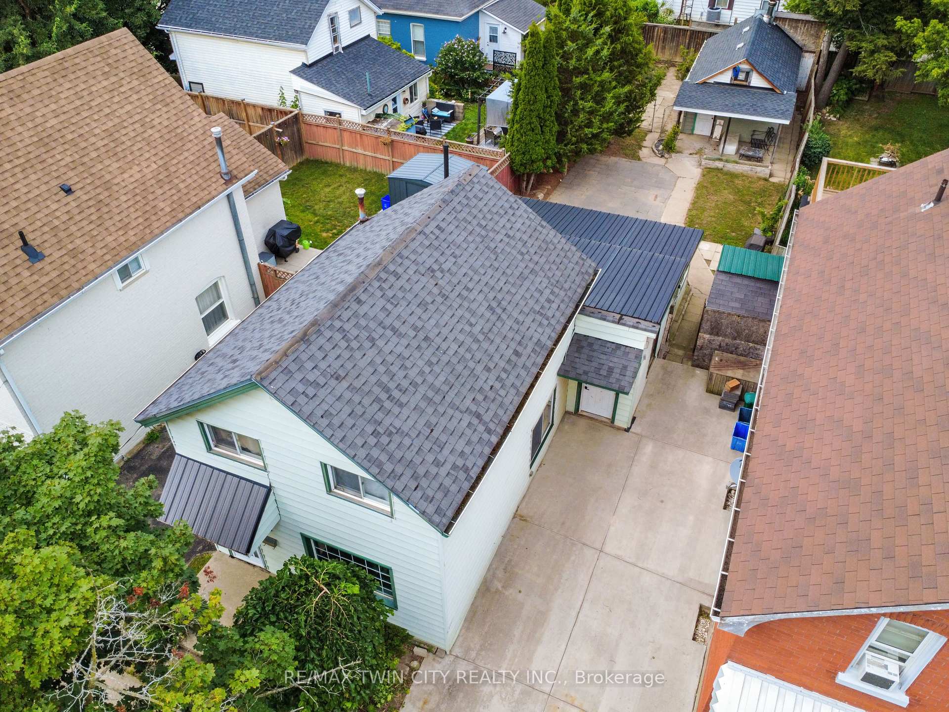 Photo 2 of 126 Cayuga Street, Brantford, Eagle Place West — HOMEH