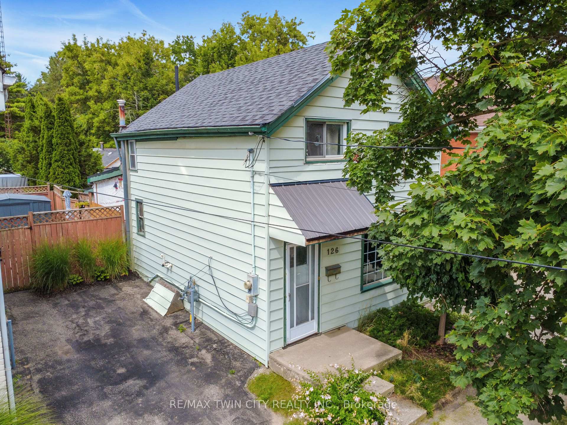 Photo 6 of 126 Cayuga Street, Brantford, Eagle Place West — HOMEH