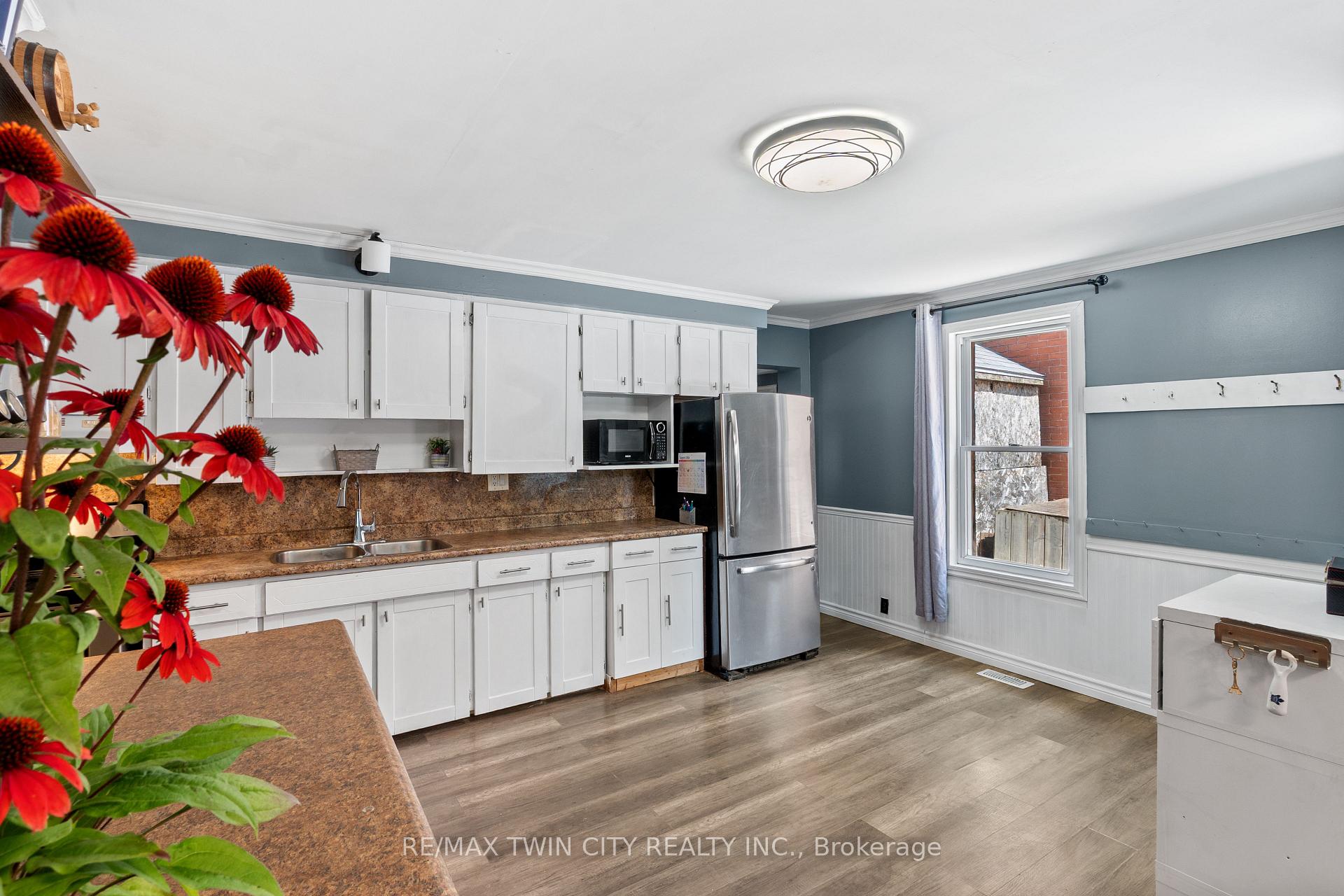 Photo 20 of 126 Cayuga Street, Brantford, Eagle Place West — HOMEH