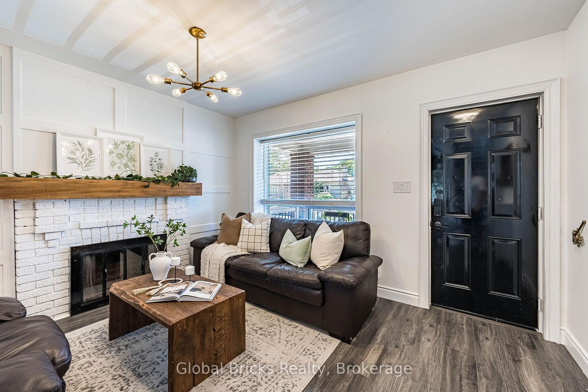 Photo 10 of 19 Elward Boulevard, Scarborough, Oakridge — HOMEH