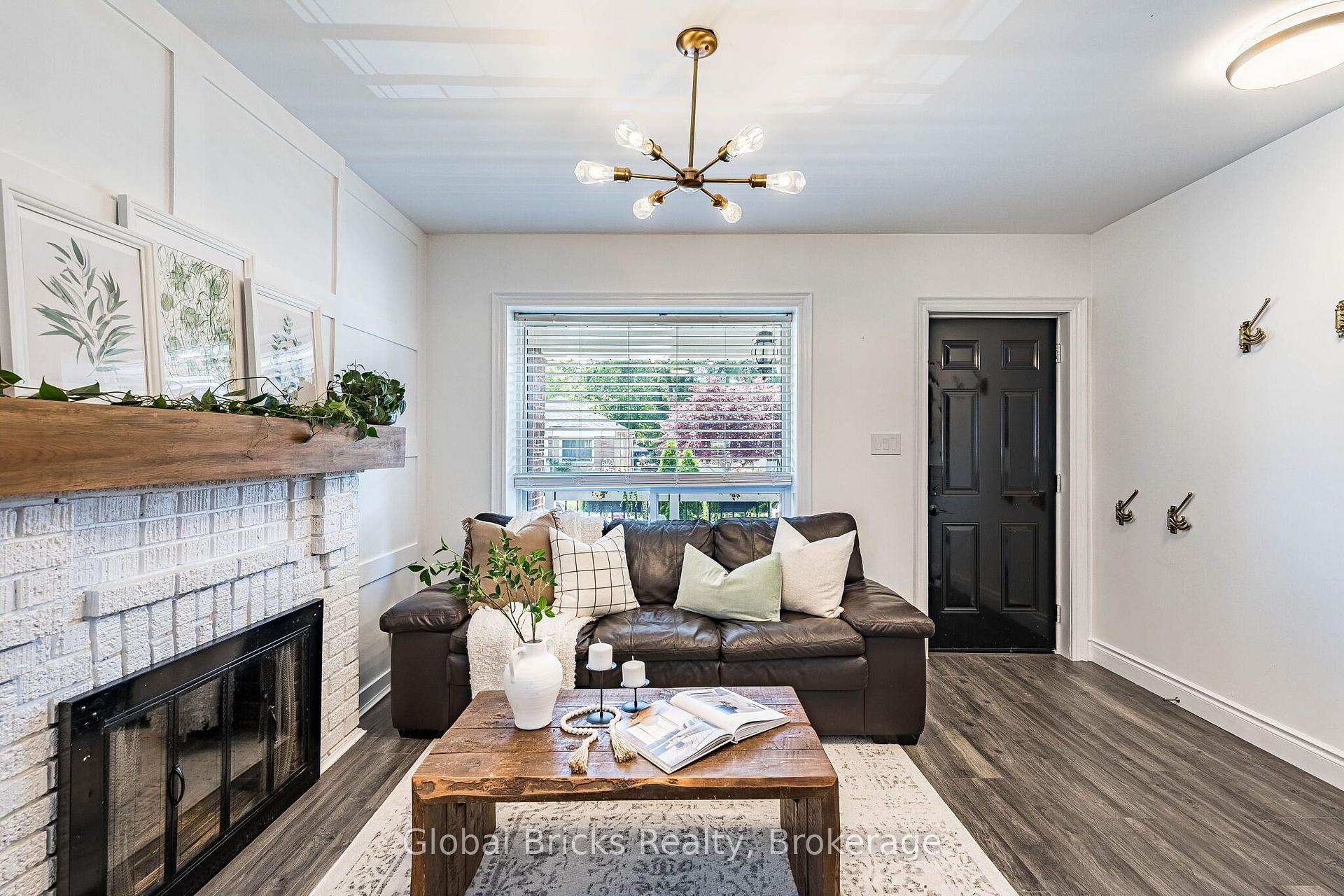 Photo 11 of 19 Elward Boulevard, Scarborough, Oakridge — HOMEH