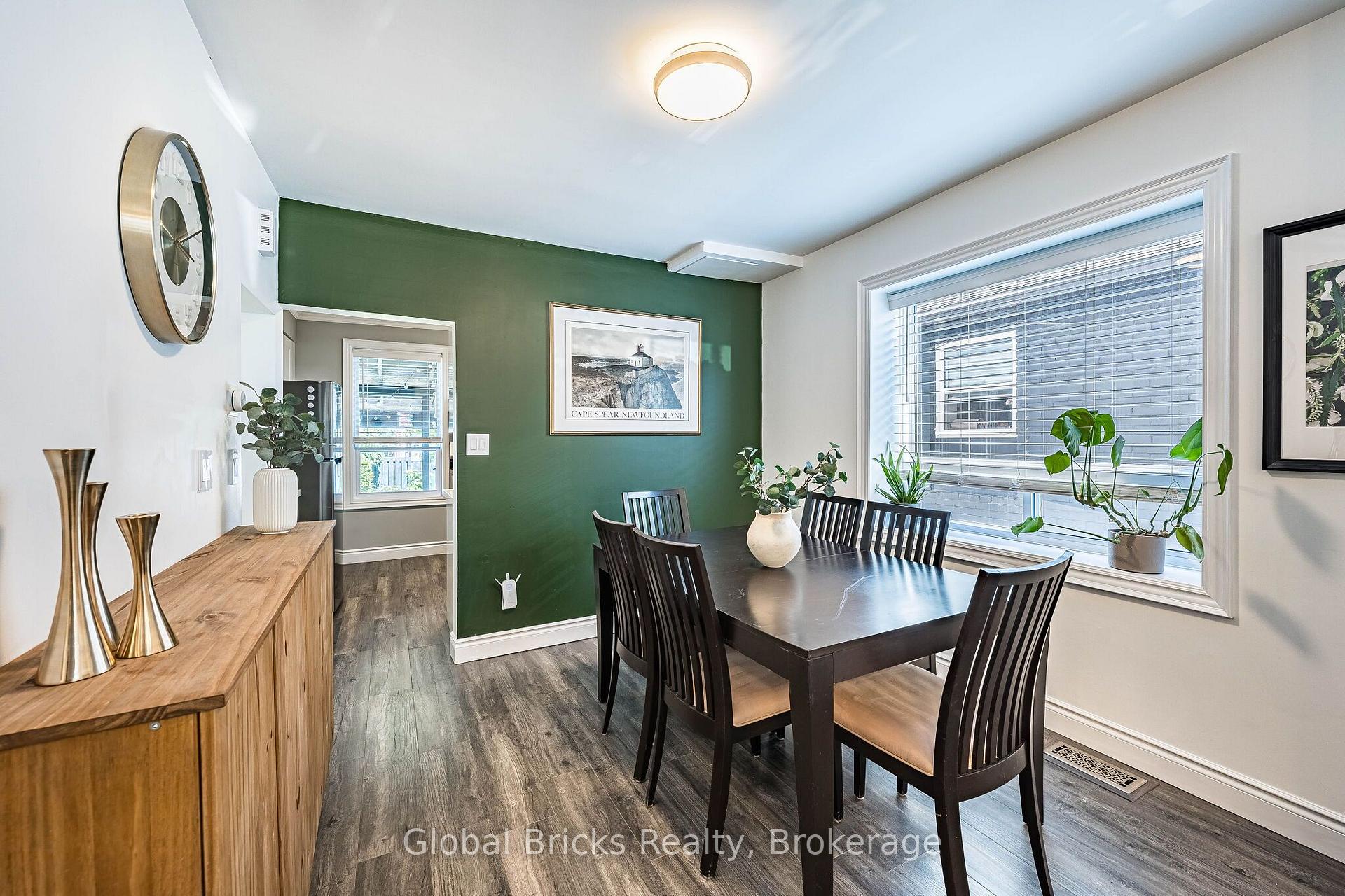 Photo 13 of 19 Elward Boulevard, Scarborough, Oakridge — HOMEH