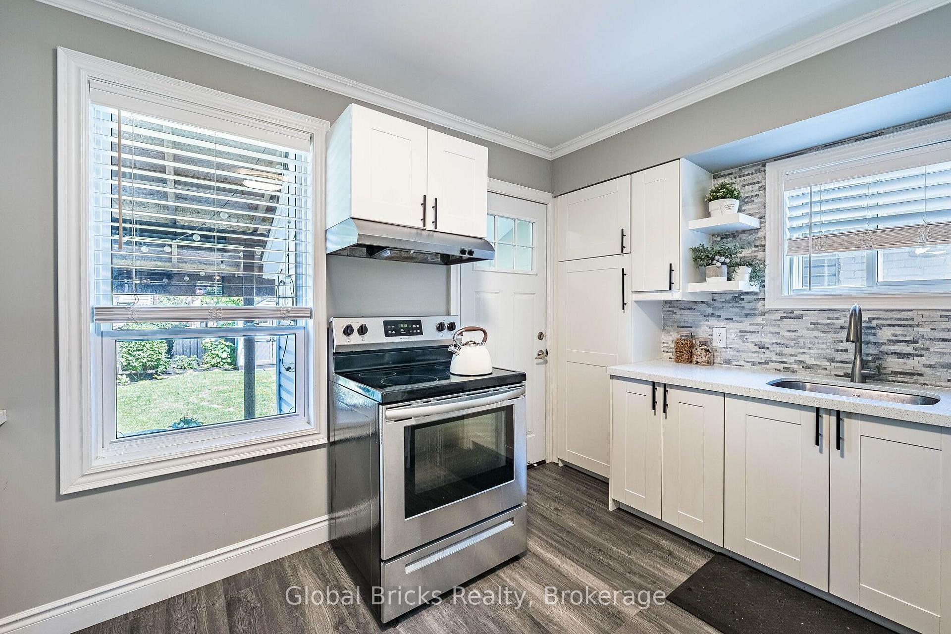 Photo 16 of 19 Elward Boulevard, Scarborough, Oakridge — HOMEH