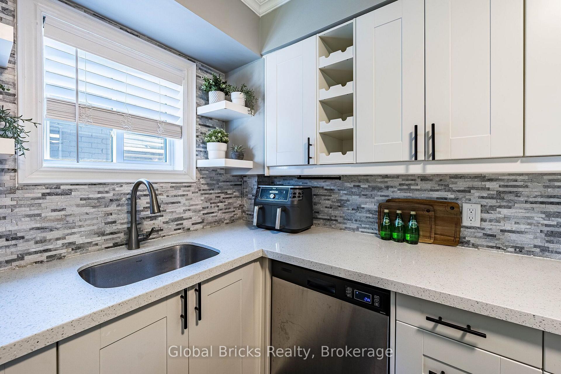 Photo 20 of 19 Elward Boulevard, Scarborough, Oakridge — HOMEH