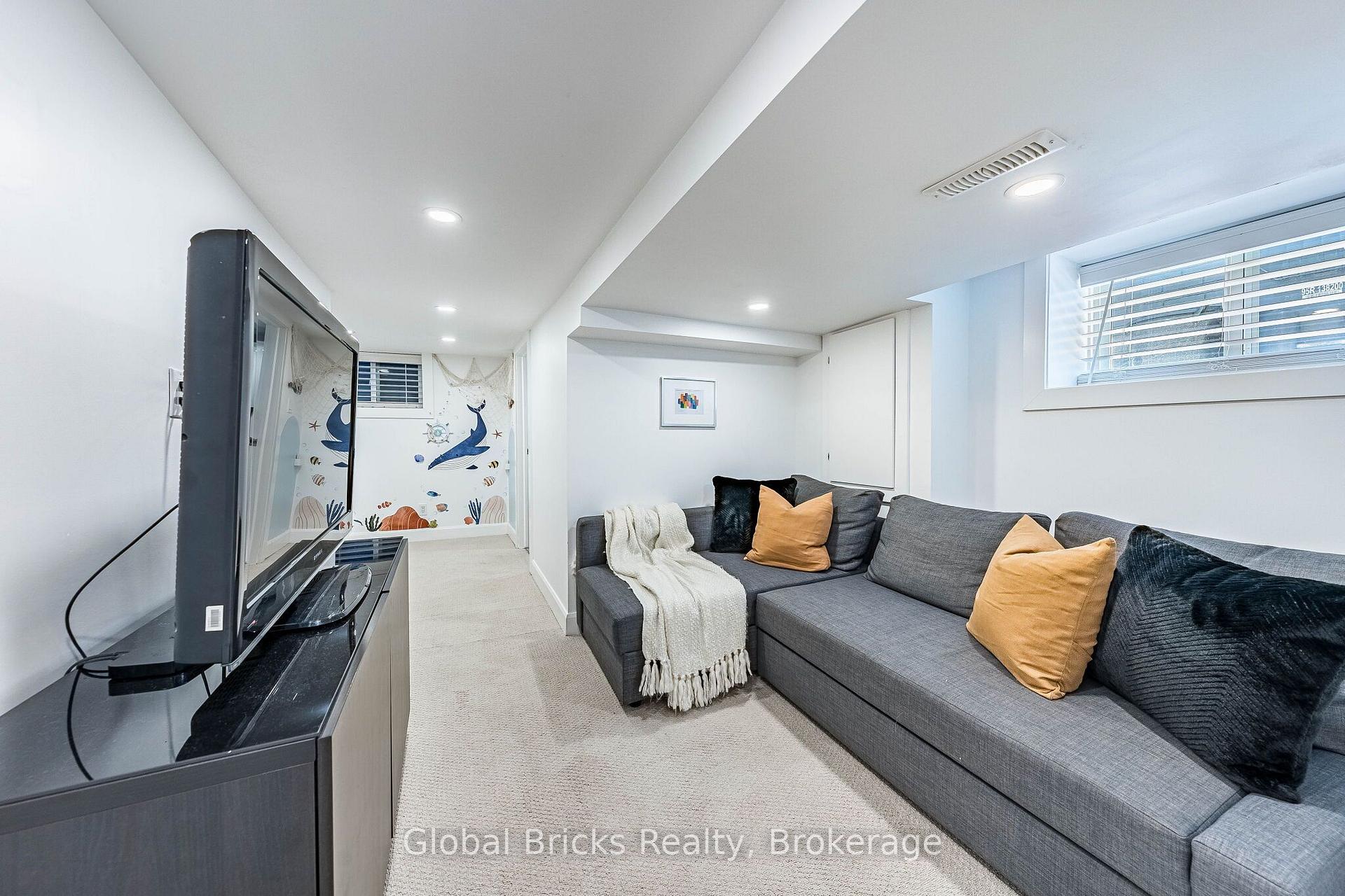 Photo 28 of 19 Elward Boulevard, Scarborough, Oakridge — HOMEH