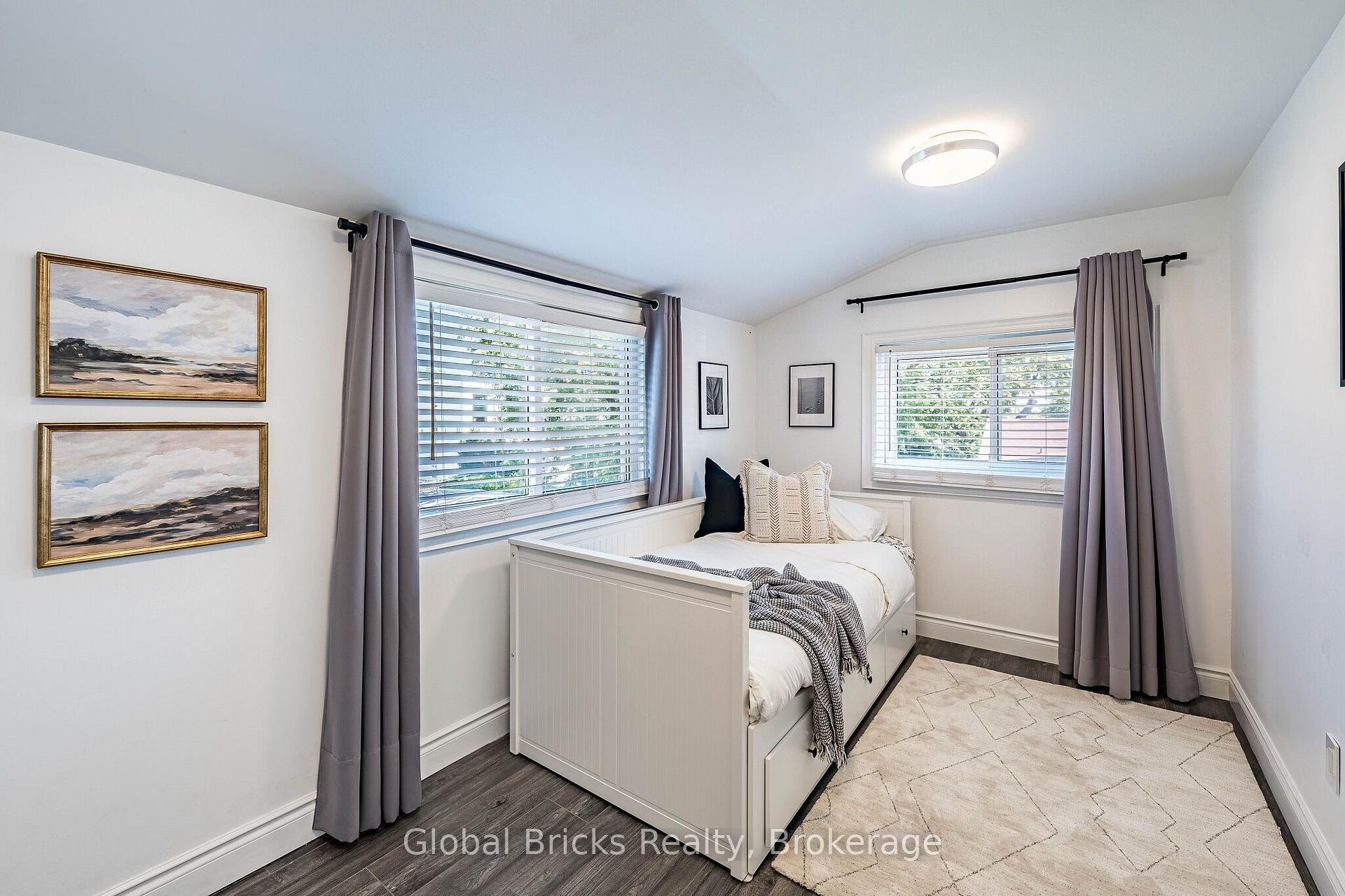 Photo 43 of 19 Elward Boulevard, Scarborough, Oakridge — HOMEH