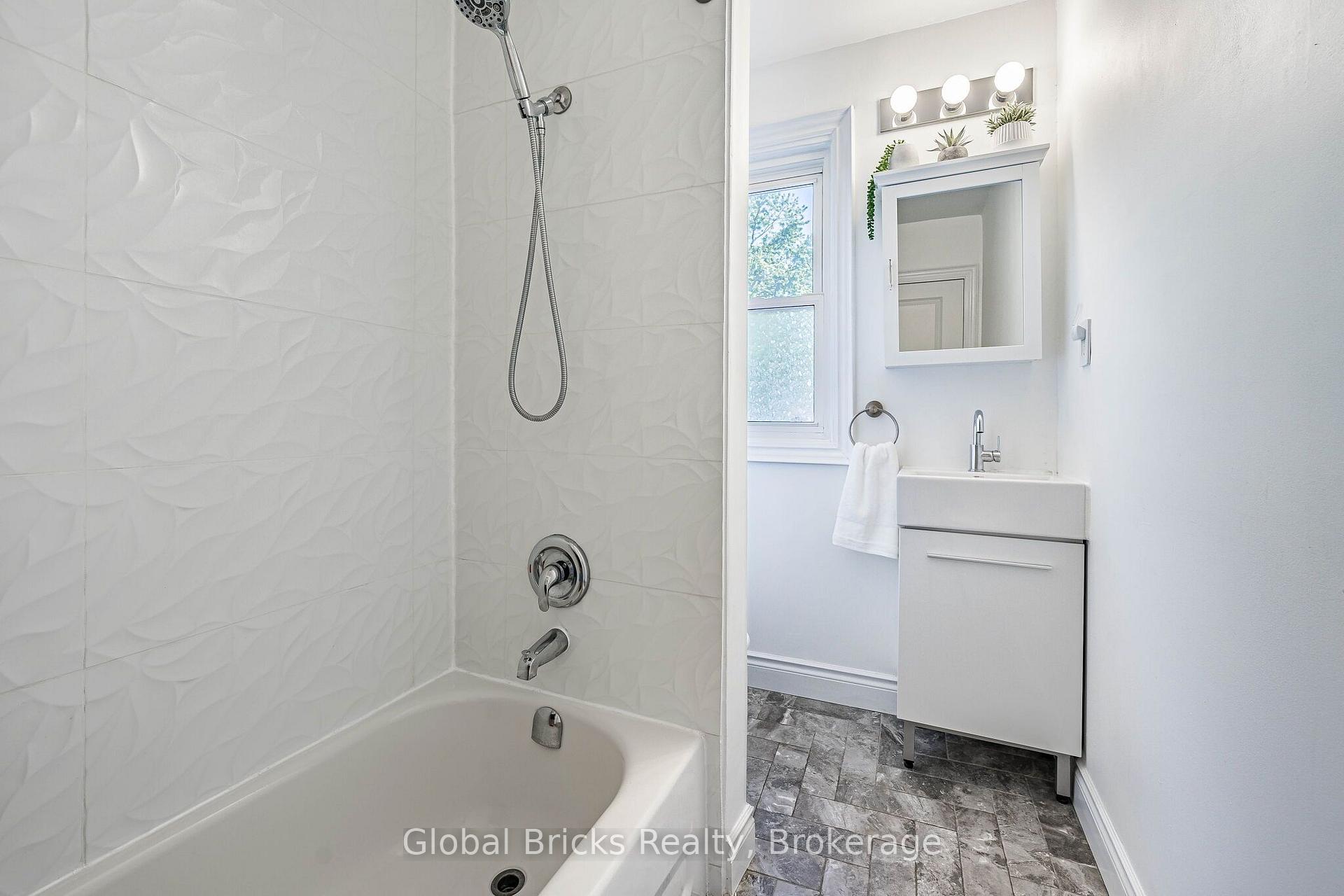 Photo 45 of 19 Elward Boulevard, Scarborough, Oakridge — HOMEH