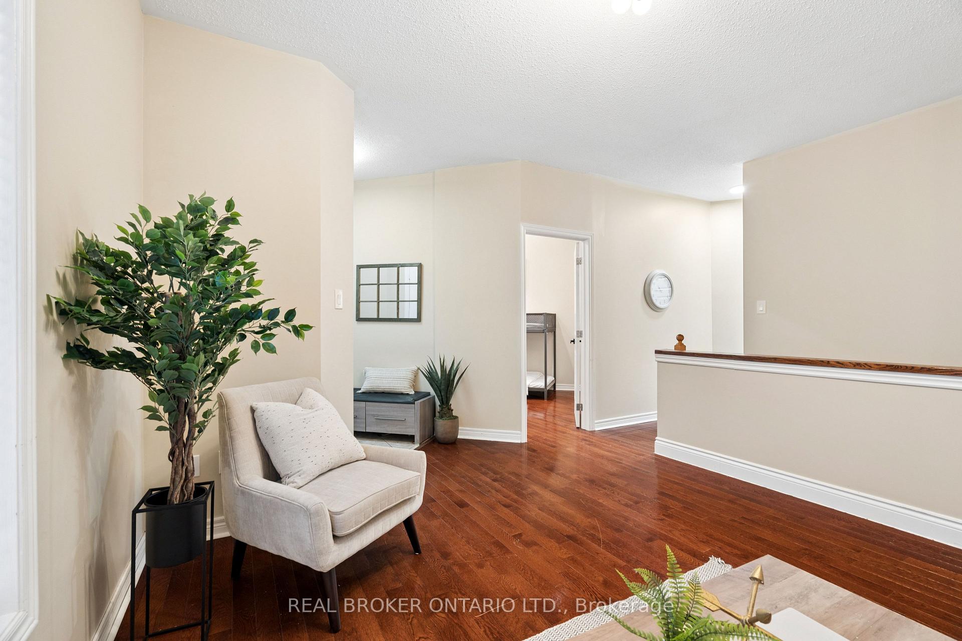 Photo 11 of 27 Spruce Boulevard, Halton Hills, Acton — HOMEH