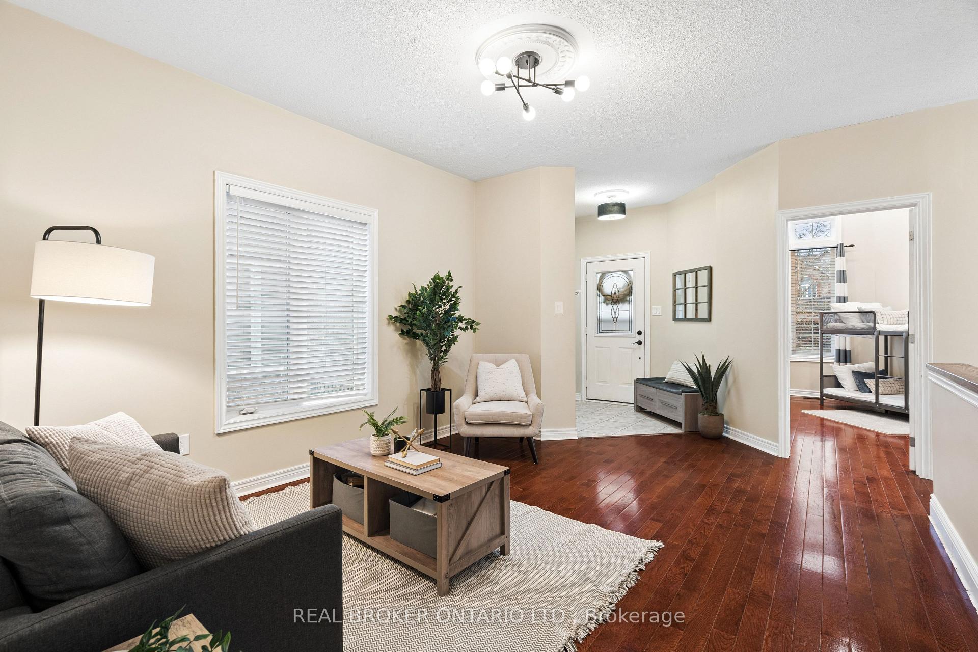 Photo 13 of 27 Spruce Boulevard, Halton Hills, Acton — HOMEH