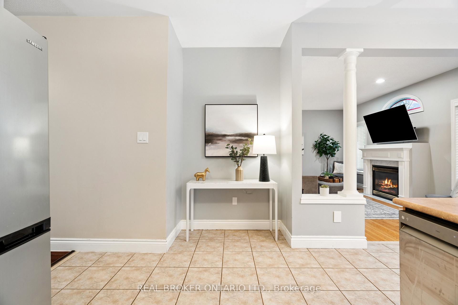 Photo 17 of 27 Spruce Boulevard, Halton Hills, Acton — HOMEH
