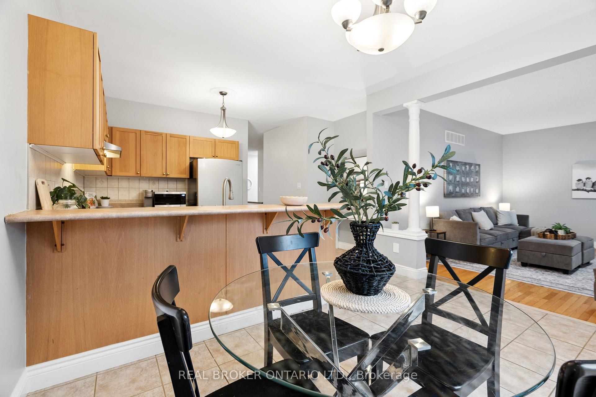 Photo 24 of 27 Spruce Boulevard, Halton Hills, Acton — HOMEH