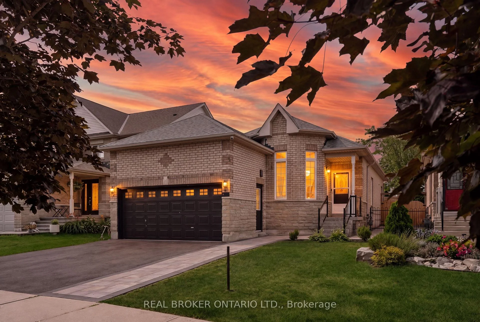 Photo 1 of 27 Spruce Boulevard, Halton Hills, Acton — HOMEH