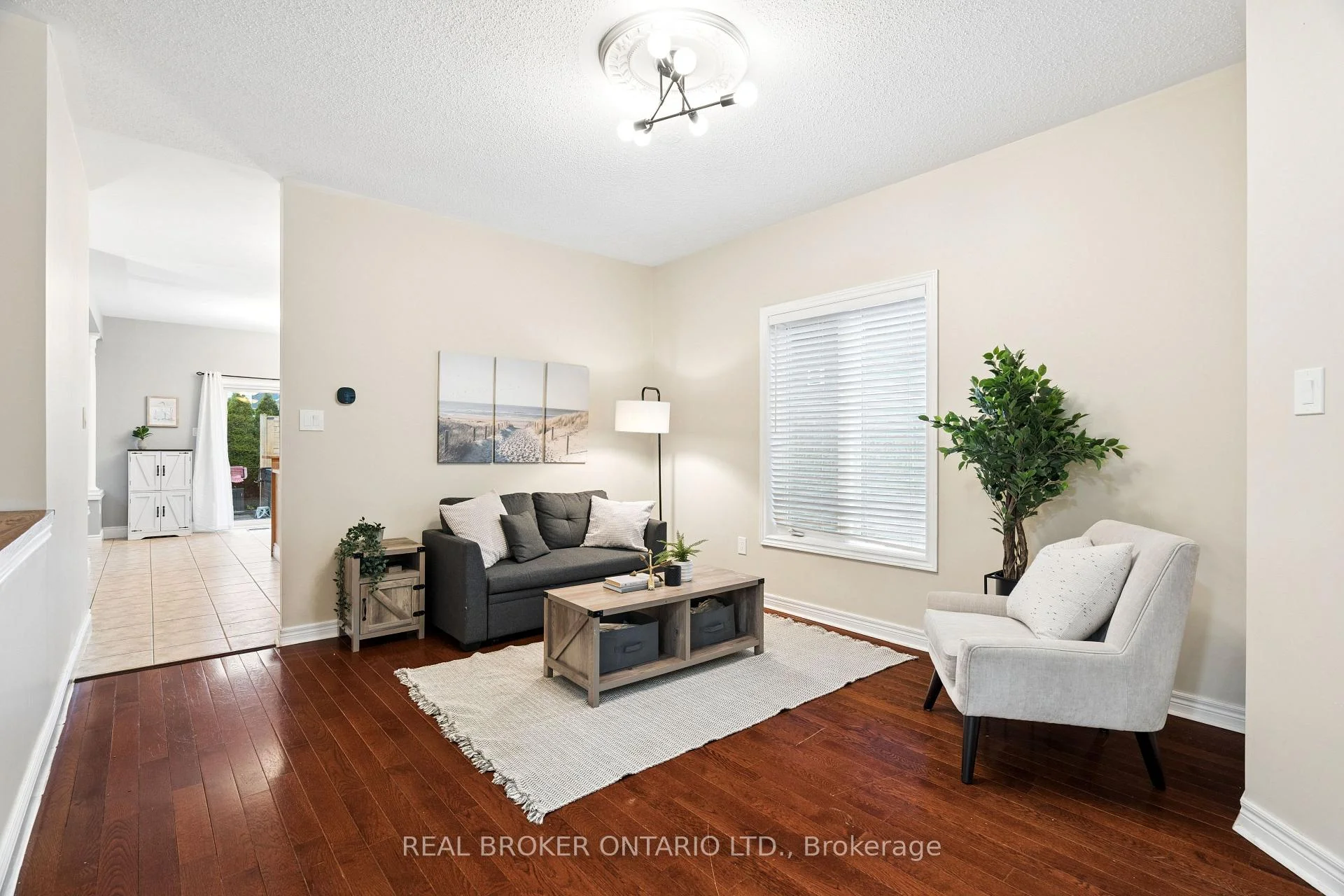 Photo 12 of 27 Spruce Boulevard, Halton Hills, Acton — HOMEH