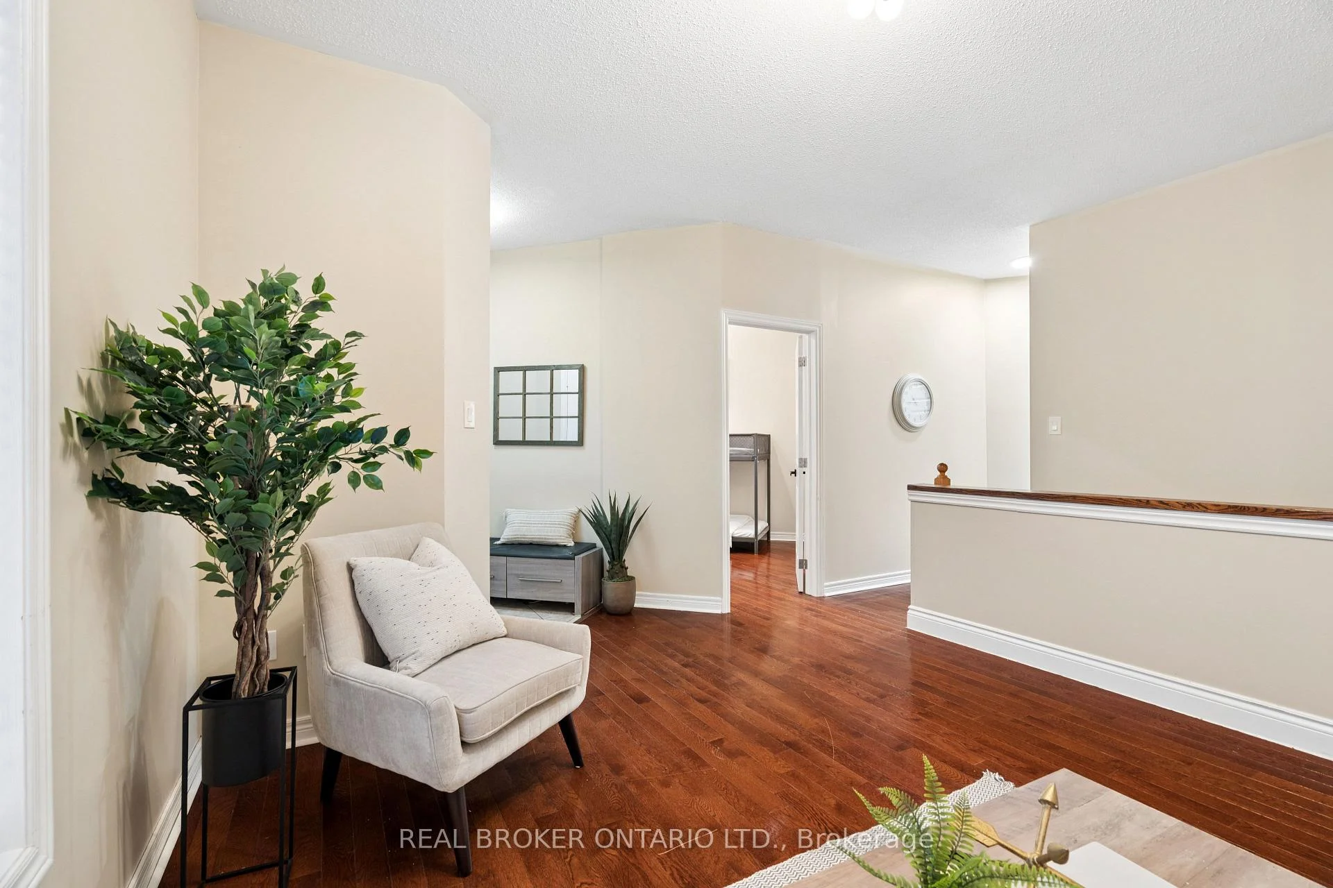 Photo 14 of 27 Spruce Boulevard, Halton Hills, Acton — HOMEH
