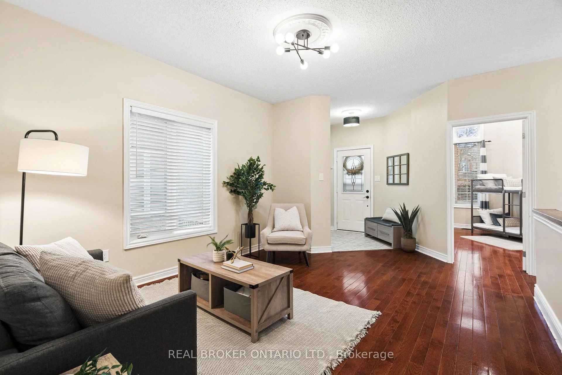 Photo 16 of 27 Spruce Boulevard, Halton Hills, Acton — HOMEH