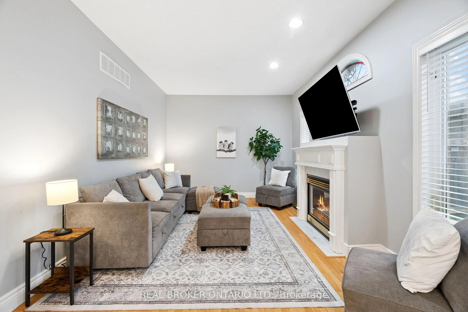 Photo 27 of 27 Spruce Boulevard, Halton Hills, Acton — HOMEH