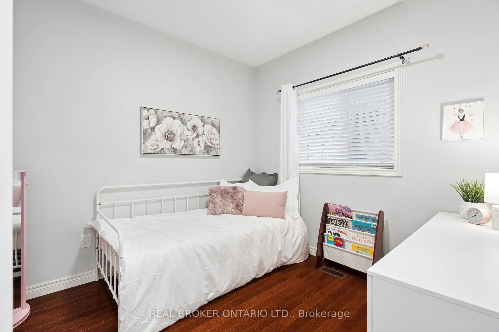 Photo 39 of 27 Spruce Boulevard, Halton Hills, Acton — HOMEH