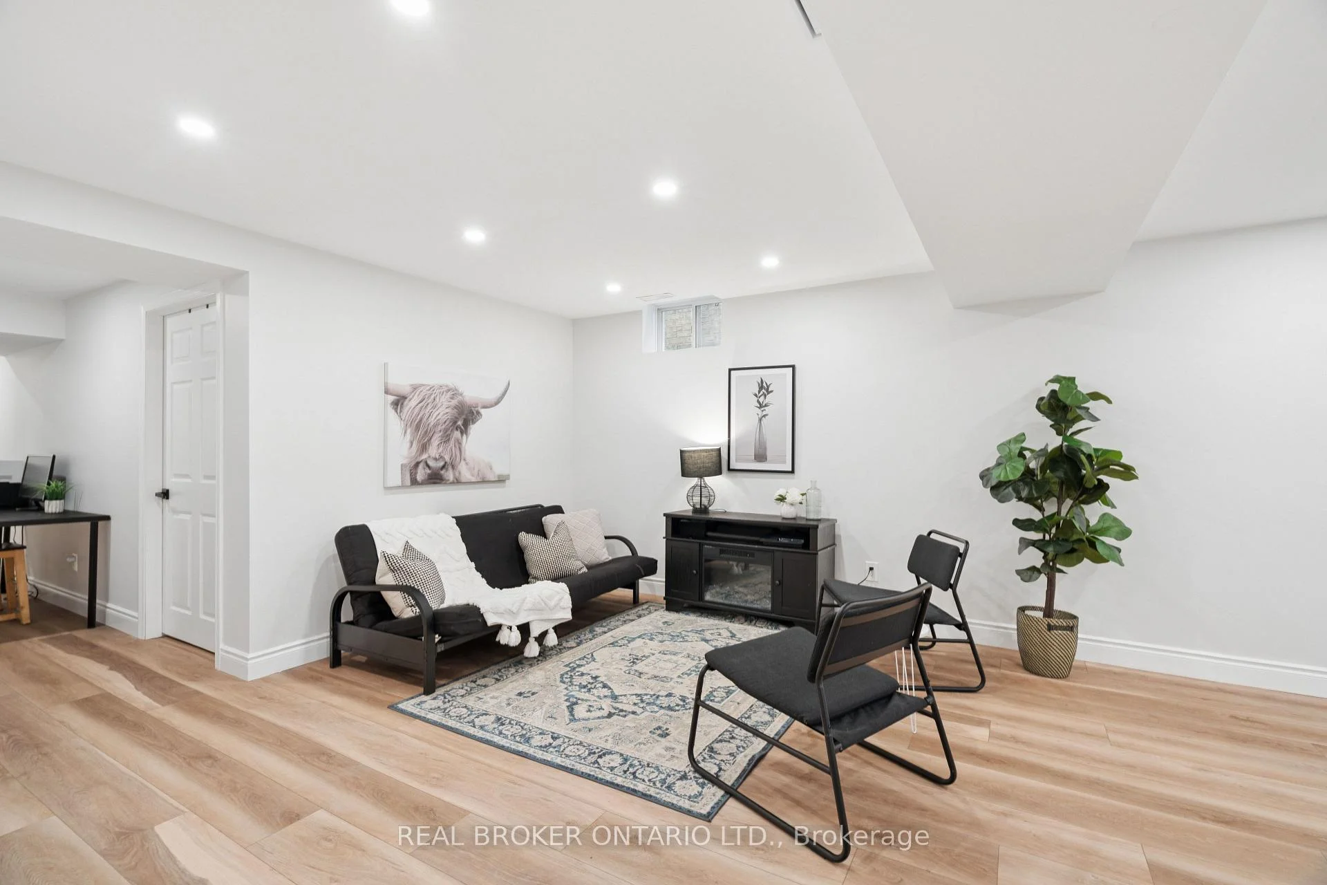 Photo 53 of 27 Spruce Boulevard, Halton Hills, Acton — HOMEH