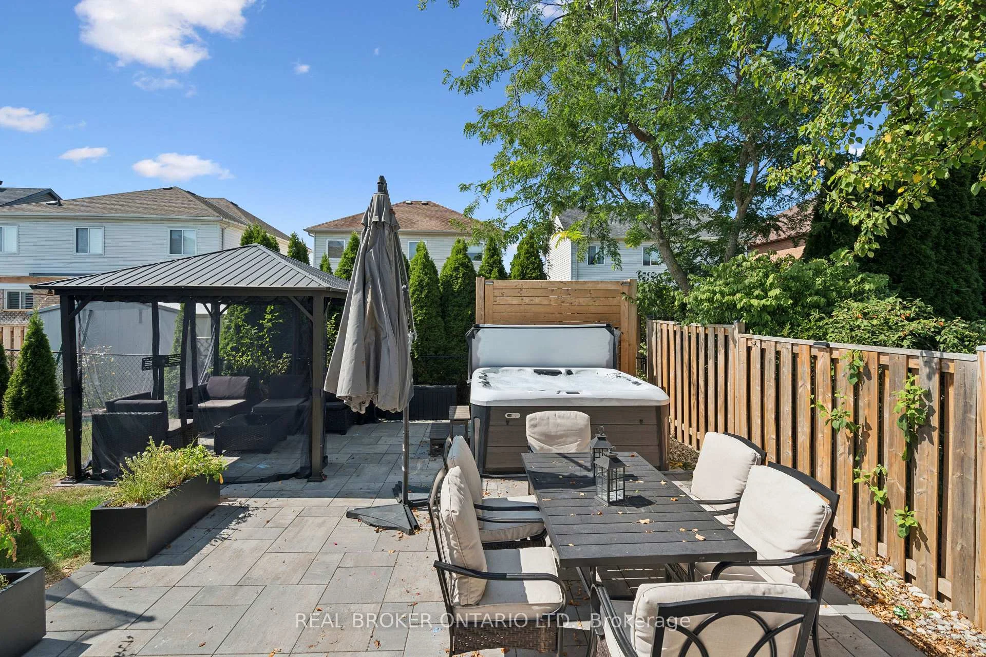 Photo 73 of 27 Spruce Boulevard, Halton Hills, Acton — HOMEH