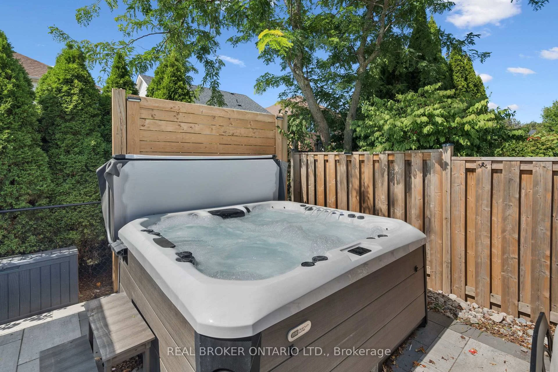 Photo 75 of 27 Spruce Boulevard, Halton Hills, Acton — HOMEH