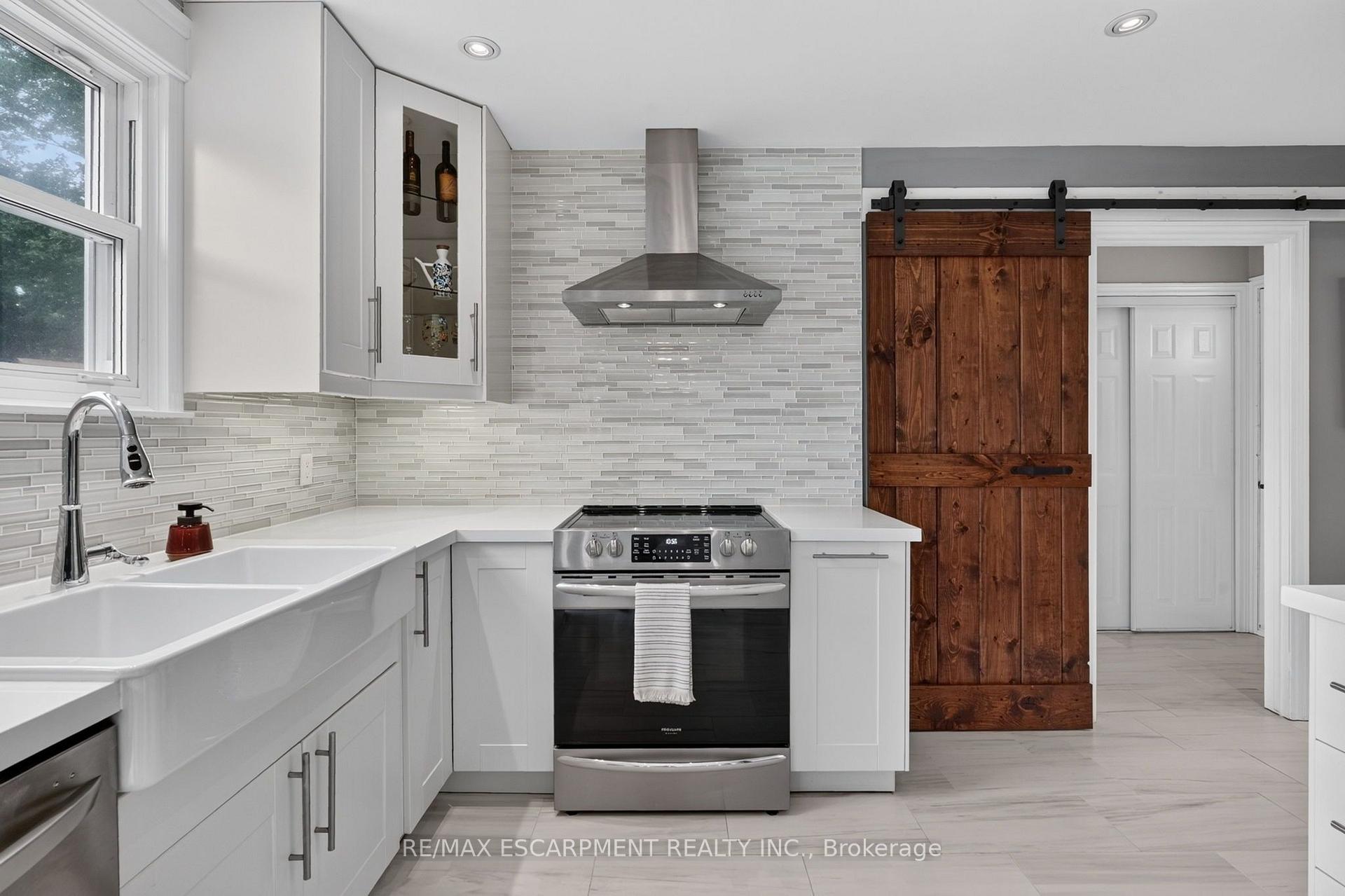 Photo 16 of 3626 Glen Elgin Drive, Lincoln, Lincoln-Jordan/Vineland — HOMEH