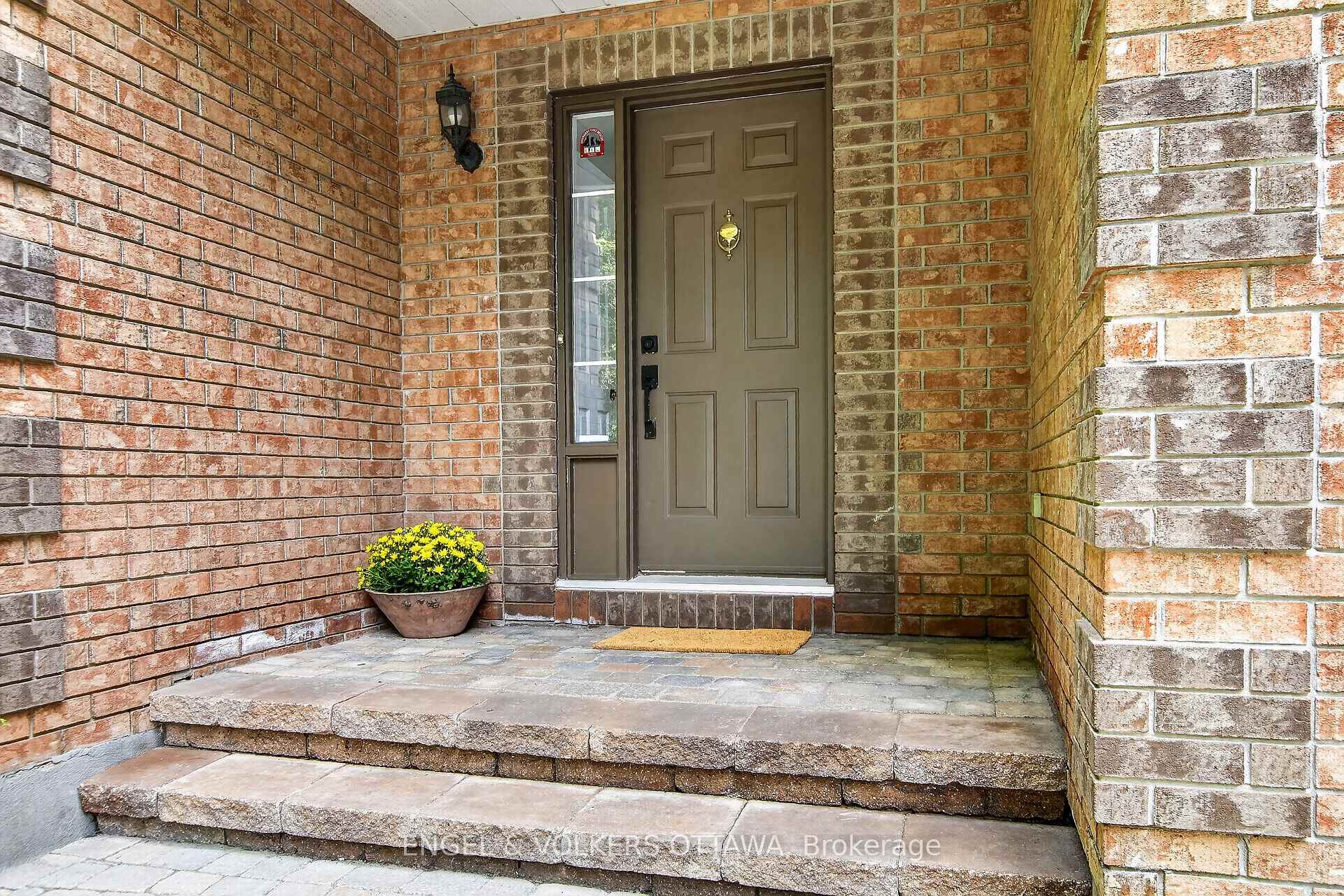 Photo 2 of 1027 Glenashton Road, Beckwith, Beckwith Twp — HOMEH