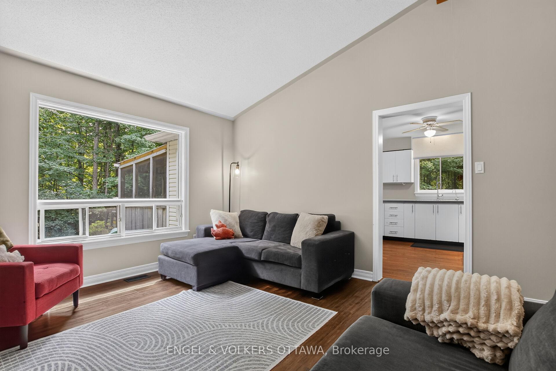Photo 7 of 1027 Glenashton Road, Beckwith, Beckwith Twp — HOMEH