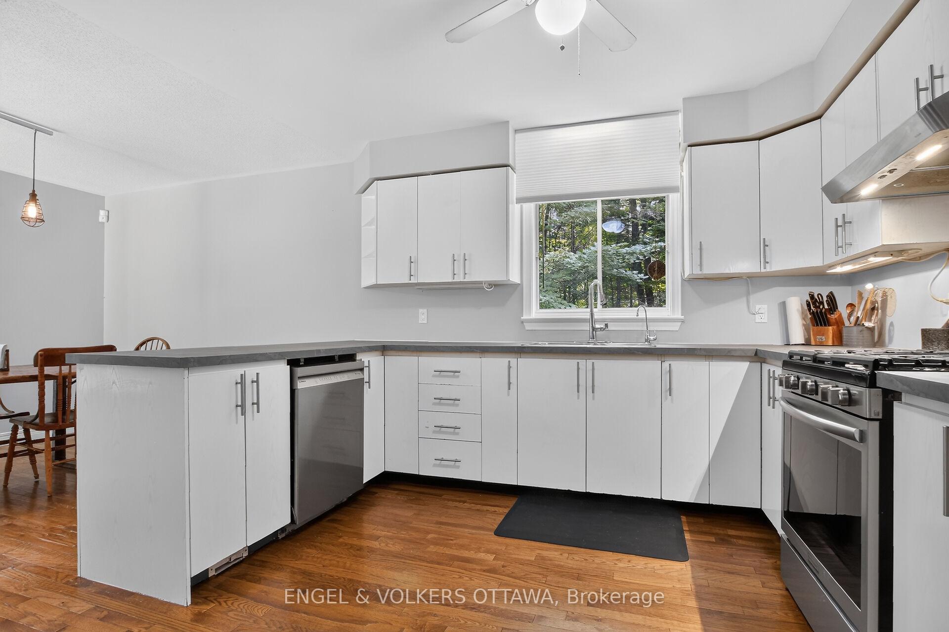 Photo 8 of 1027 Glenashton Road, Beckwith, Beckwith Twp — HOMEH