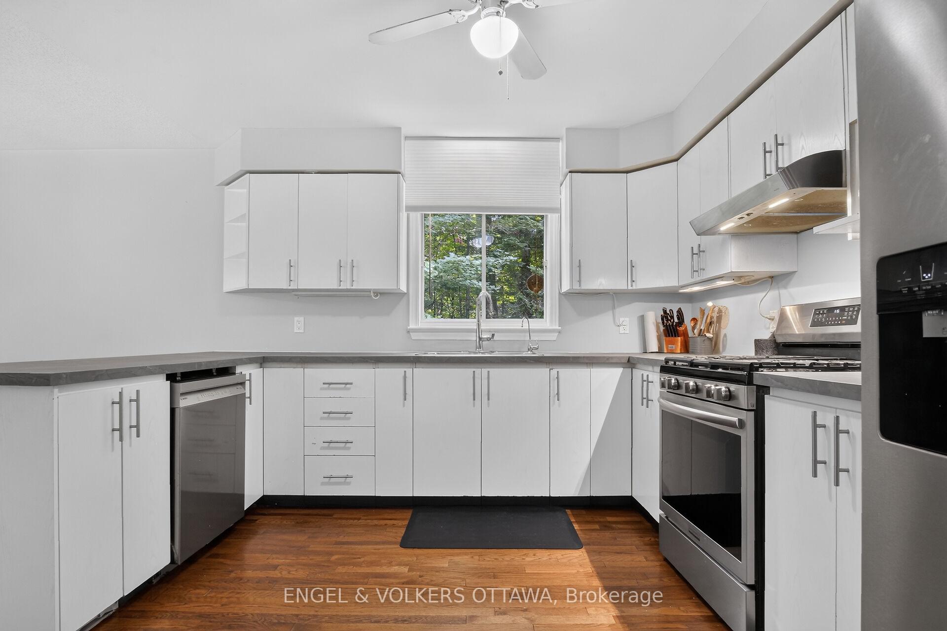 Photo 9 of 1027 Glenashton Road, Beckwith, Beckwith Twp — HOMEH
