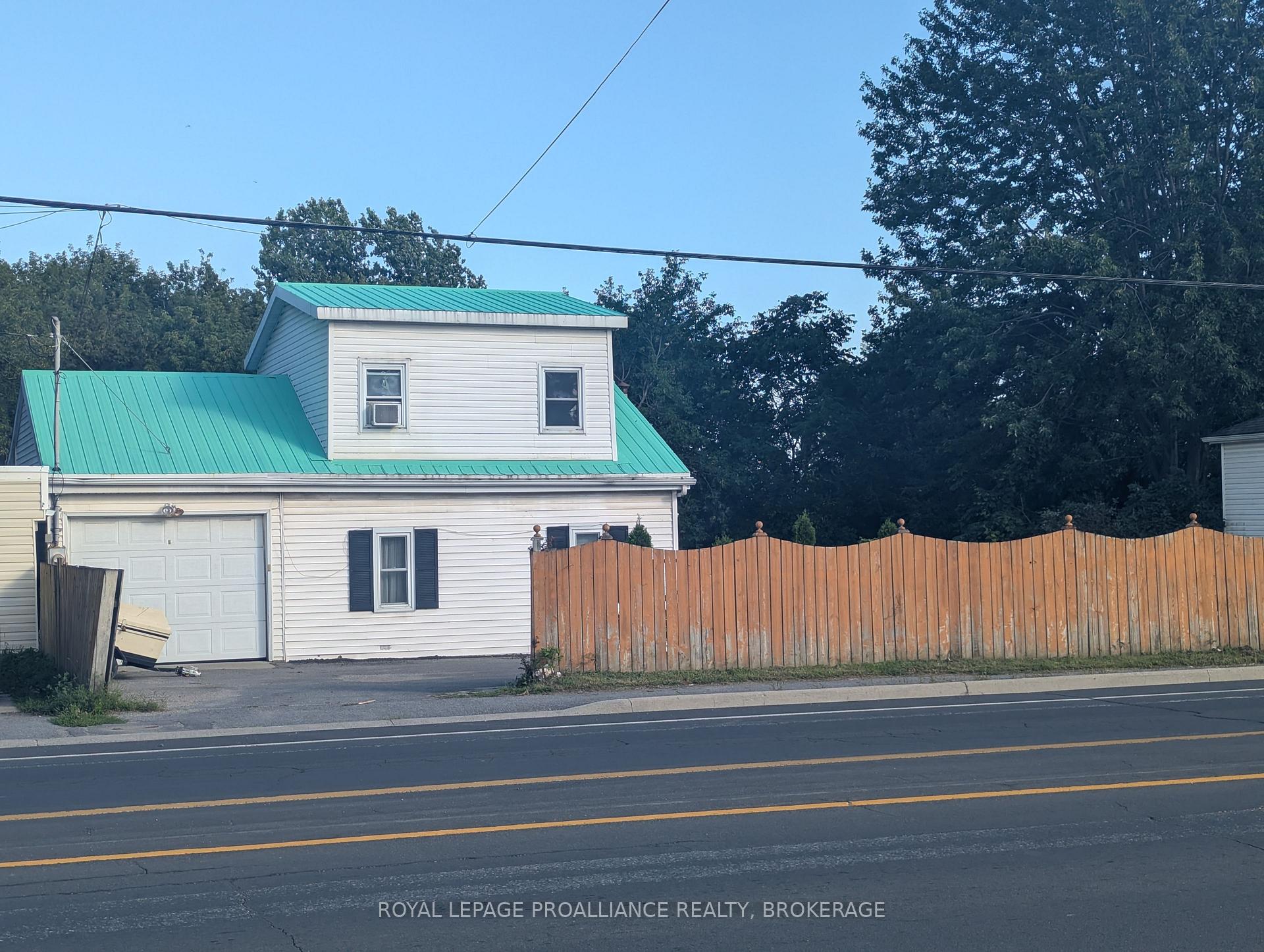 Photo 4 of 1105 Montreal Street, Kingston, Rideau — HOMEH