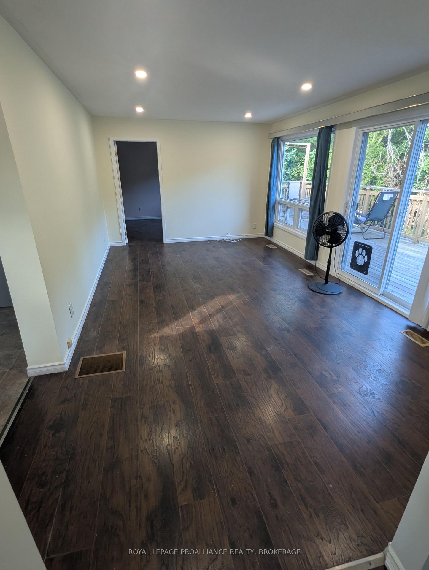 Photo 5 of 1105 Montreal Street, Kingston, Rideau — HOMEH