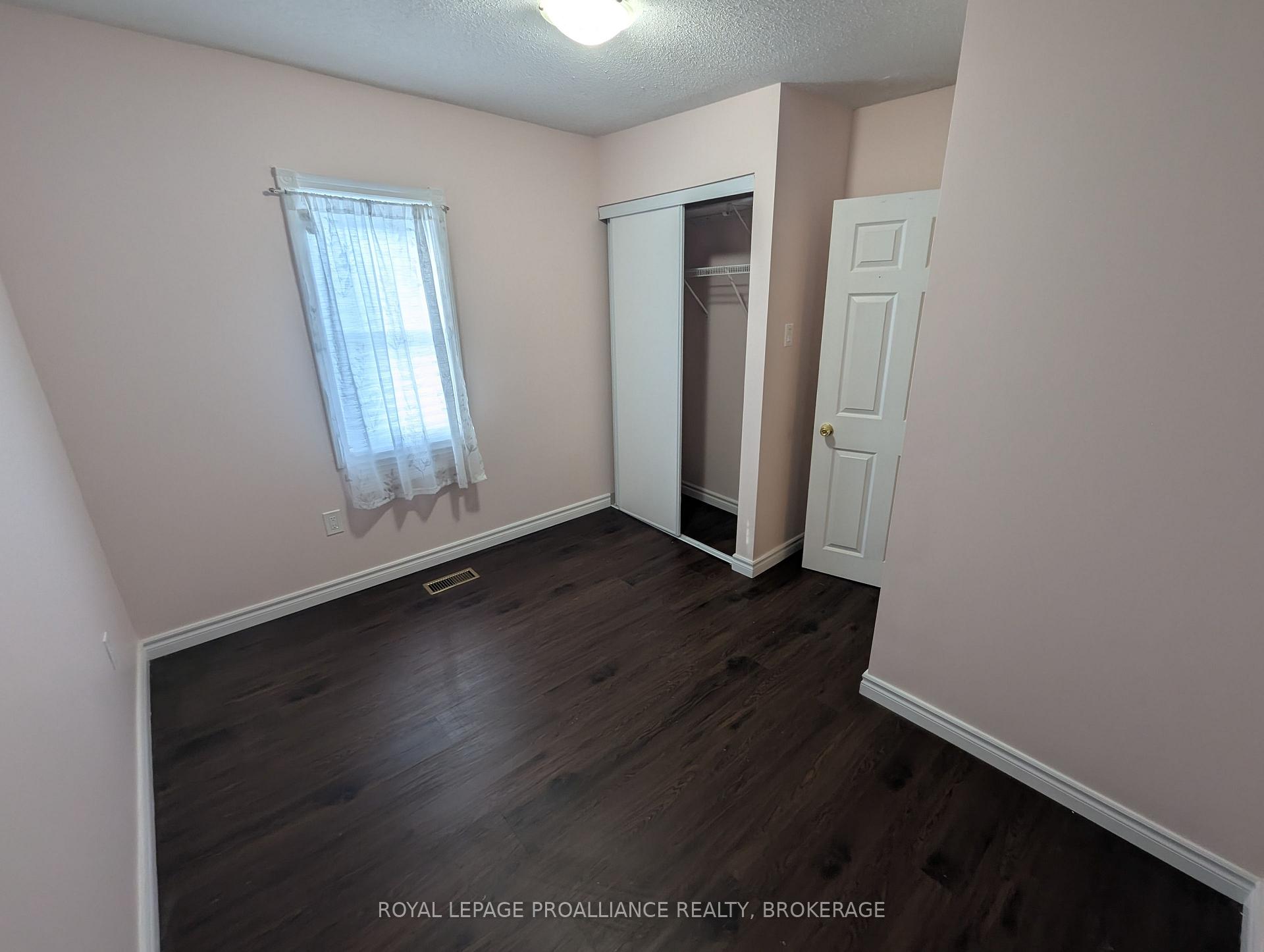 Photo 9 of 1105 Montreal Street, Kingston, Rideau — HOMEH