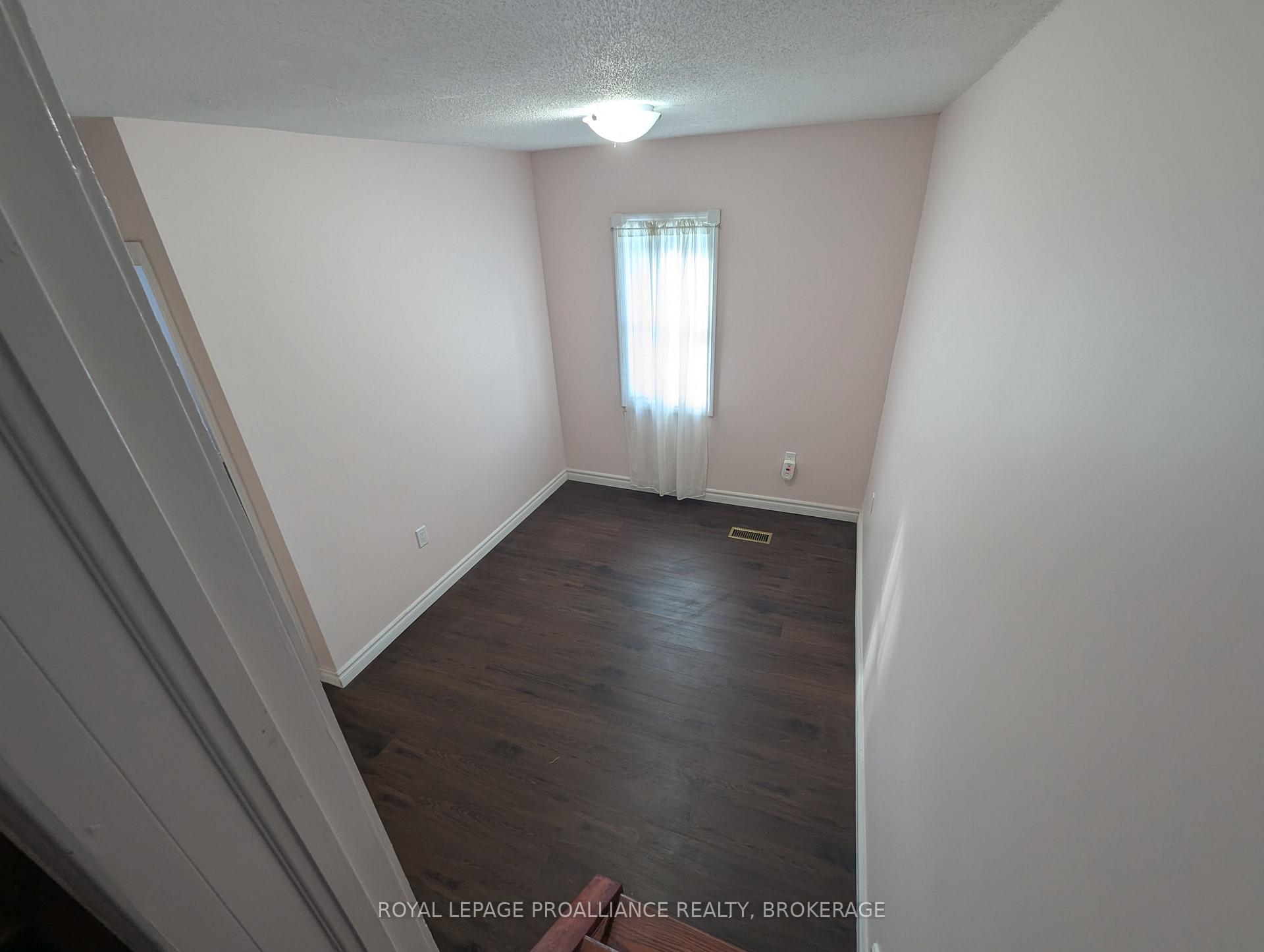 Photo 10 of 1105 Montreal Street, Kingston, Rideau — HOMEH