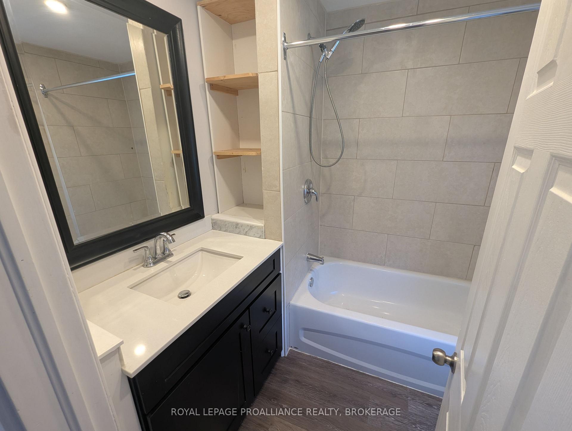Photo 13 of 1105 Montreal Street, Kingston, Rideau — HOMEH