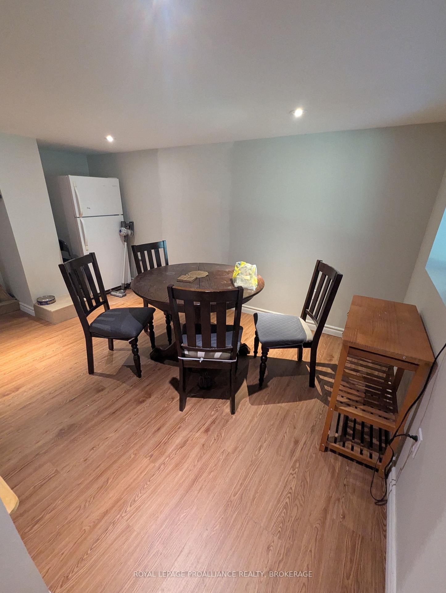 Photo 19 of 1105 Montreal Street, Kingston, Rideau — HOMEH