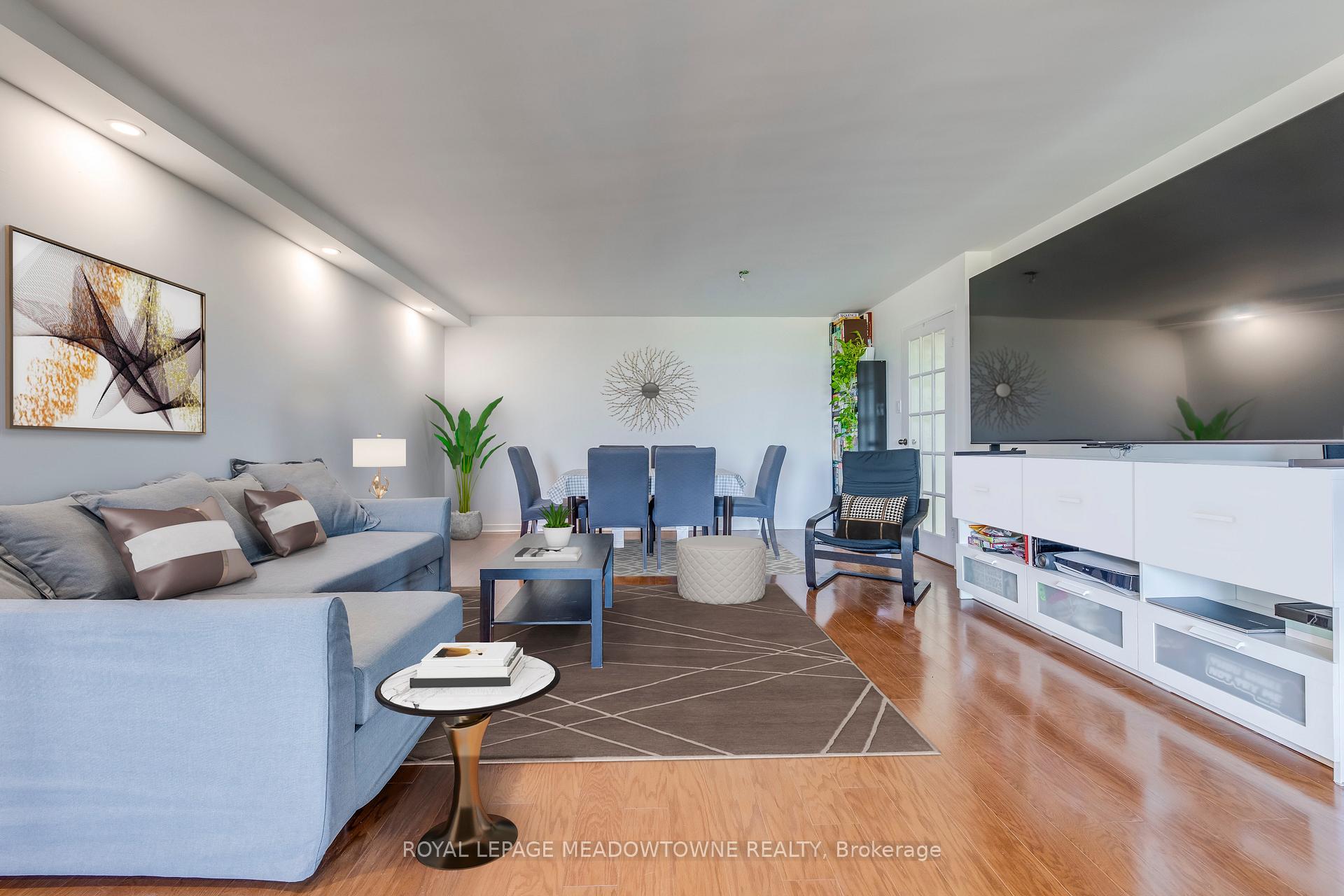 Photo 9 of Unit 2011, 2045 Lakeshore Boulevard W, Etobicoke, Mimico — HOMEH