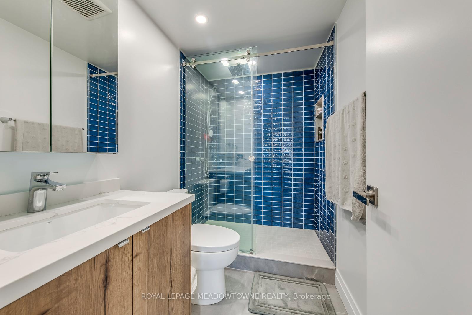Photo 13 of Unit 2011, 2045 Lakeshore Boulevard W, Etobicoke, Mimico — HOMEH